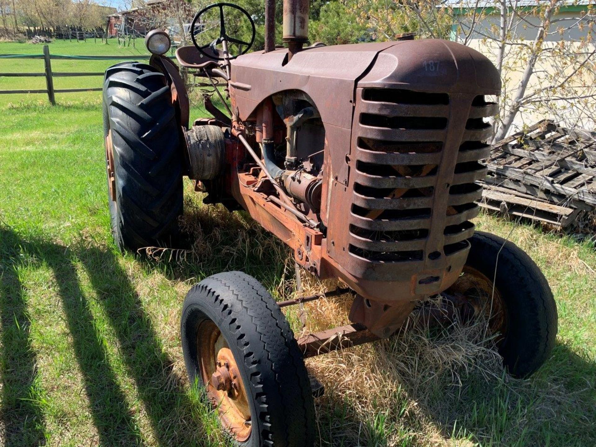 MH 44 GAS TRACTOR (STUCK)