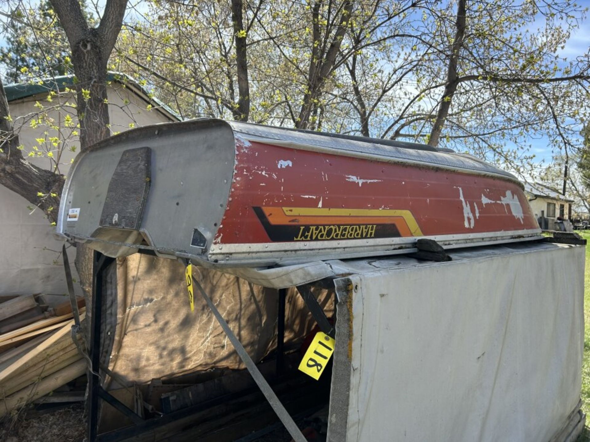 11' ALUMINUM FISHING BOAT & EVINRUDE 6HP OUTBOARD MOTOR W/LIFEJACKETS - Image 3 of 7