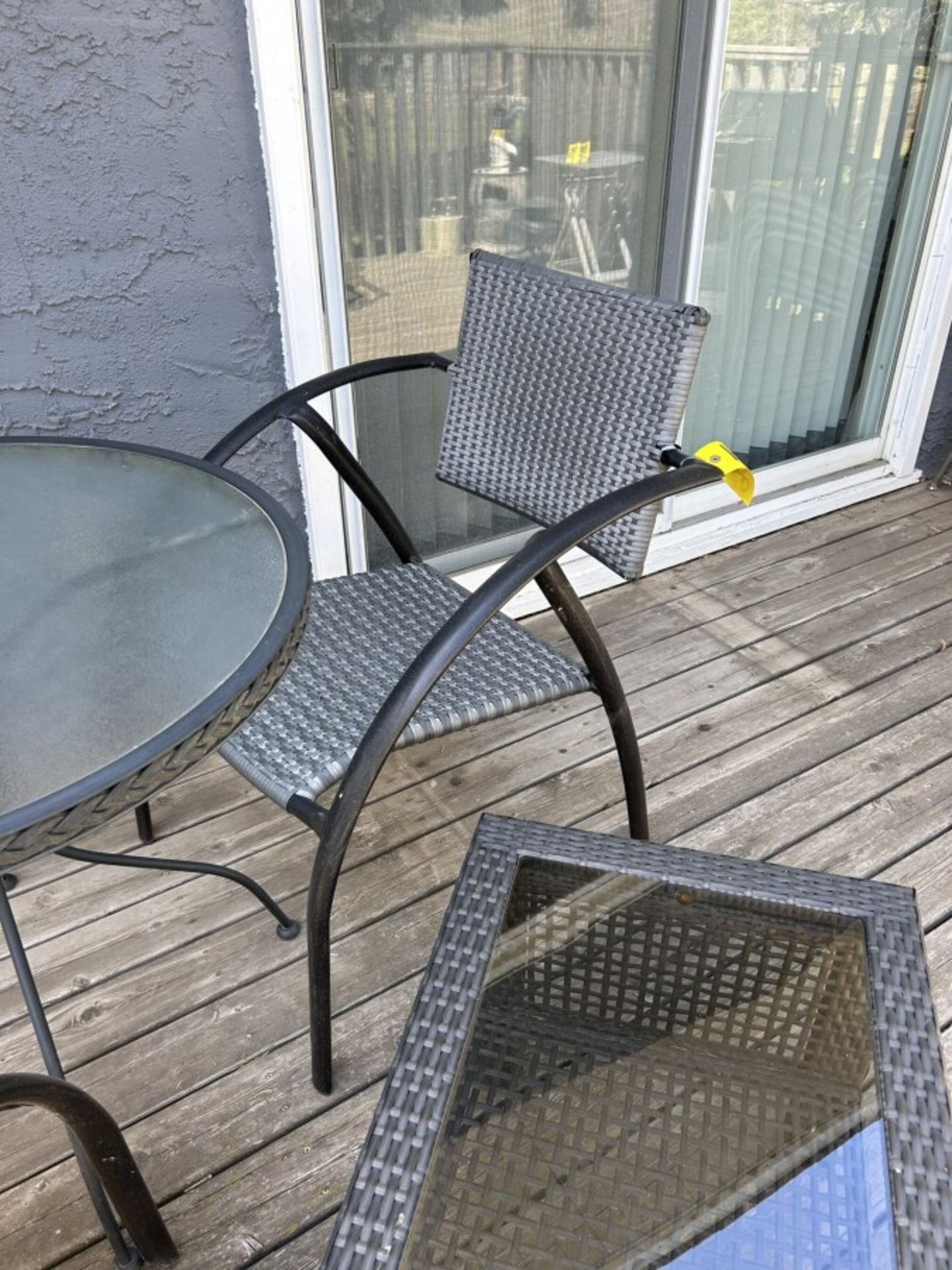 L/O - WICKER PATIO FURNITURE - Image 5 of 6