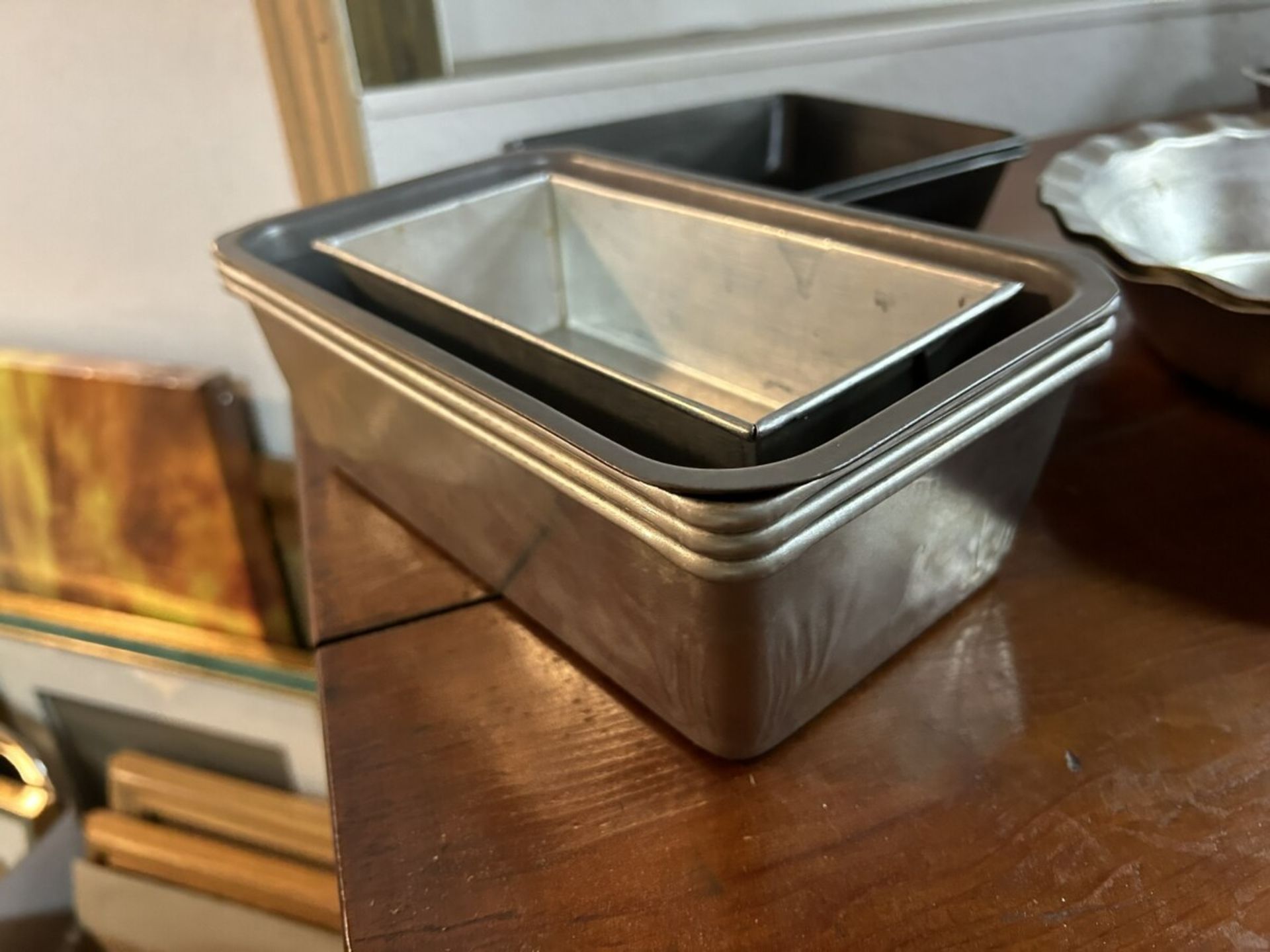 L/O ASSORTED BAKING SHEETS, BREAD PANS, CAKE PANS, COOLING RACKS - Image 5 of 5