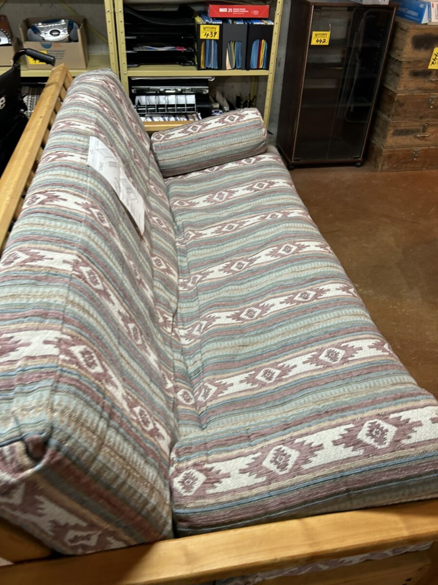 WOODEN FRAME FUTON COUCH - Image 4 of 5