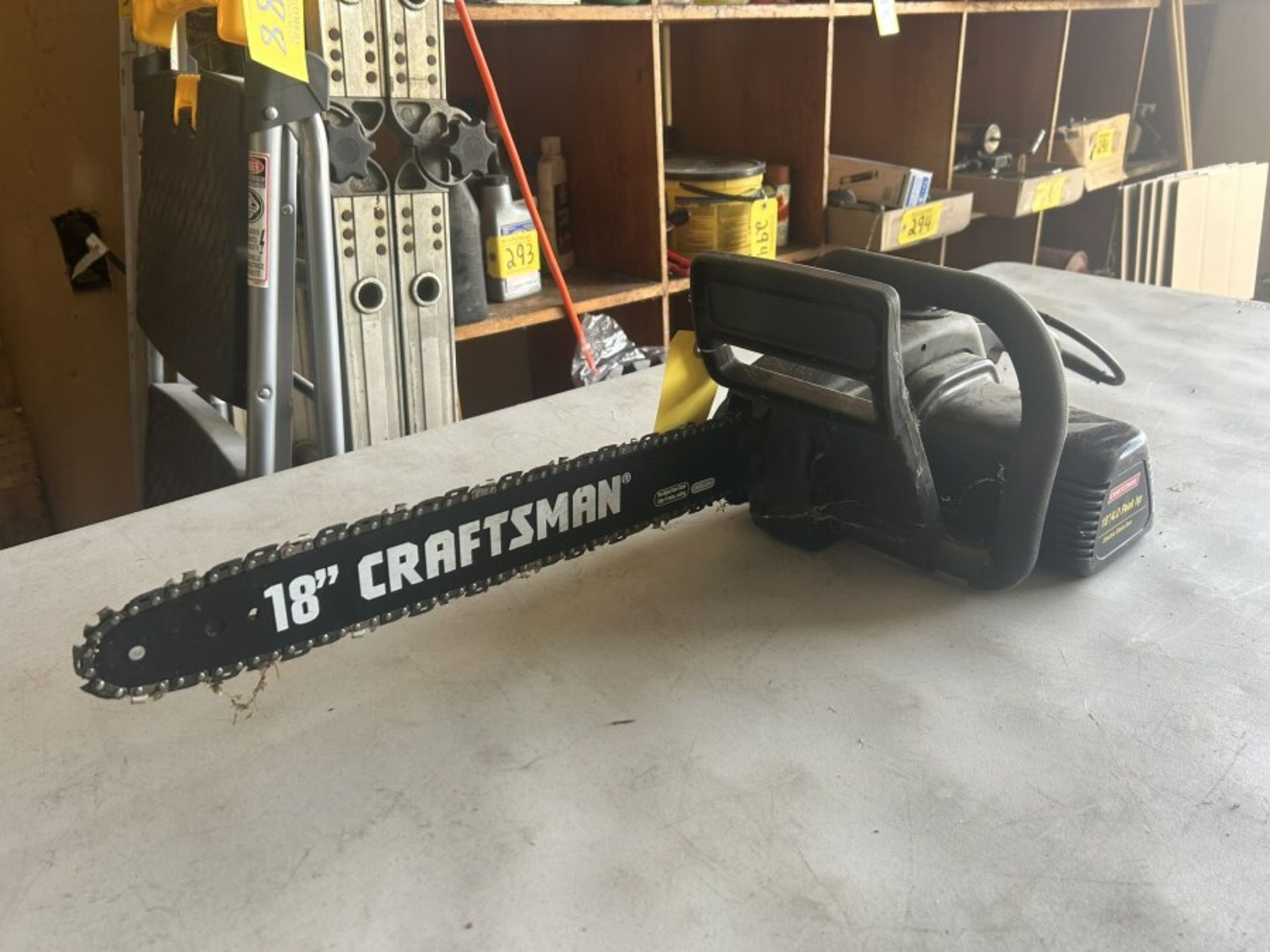 CRAFTSMAN ELEC. CHAIN SAW W/ 18" BAR AND BLACK & DECKER ELEC. HEDGE TRIMMER - Image 4 of 10