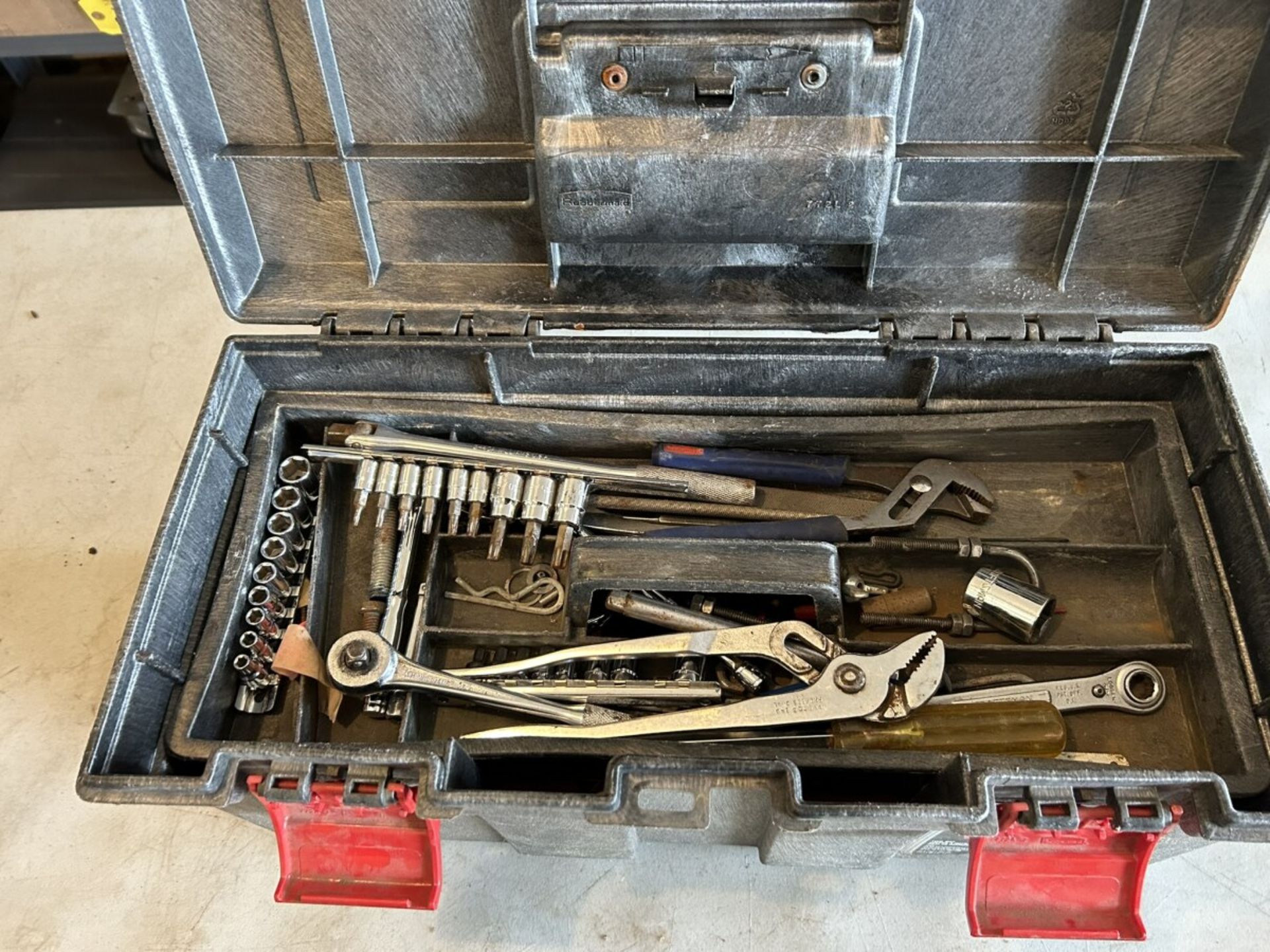 POLY TOOLBOX W/ ASSORTED TOOLS