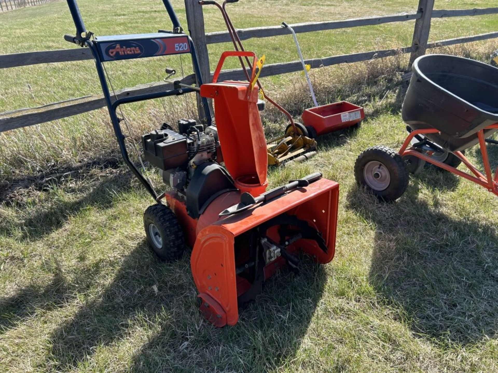 ARIENS 520 SNOW BLOWER W/ ELEC. START S/N 020372