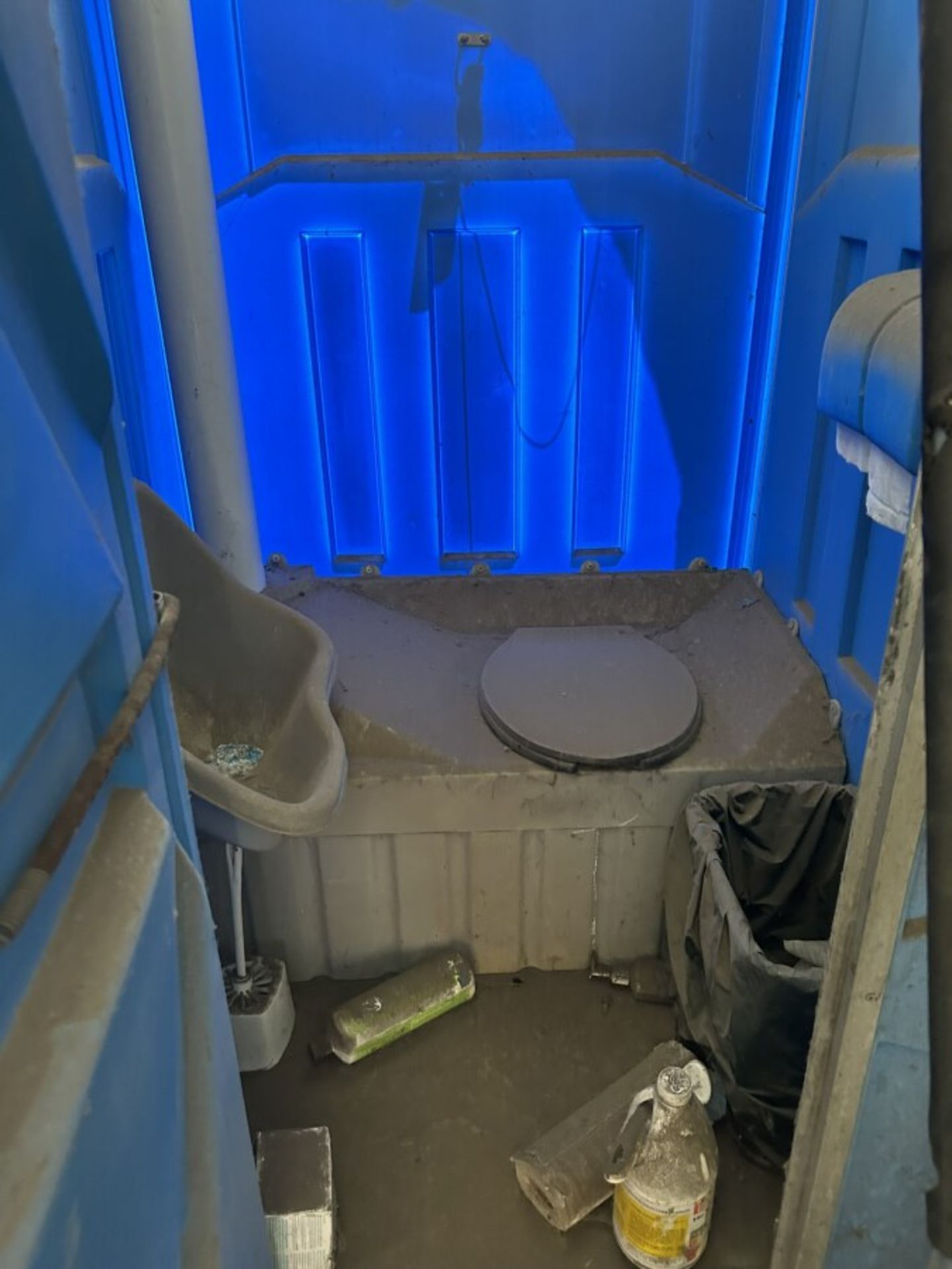 POLY PORTABLE TOILET - Image 3 of 3