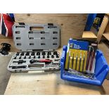 HUSKY FITS ALL SOCKET SET W/ASSORTED TWEEZERS SET