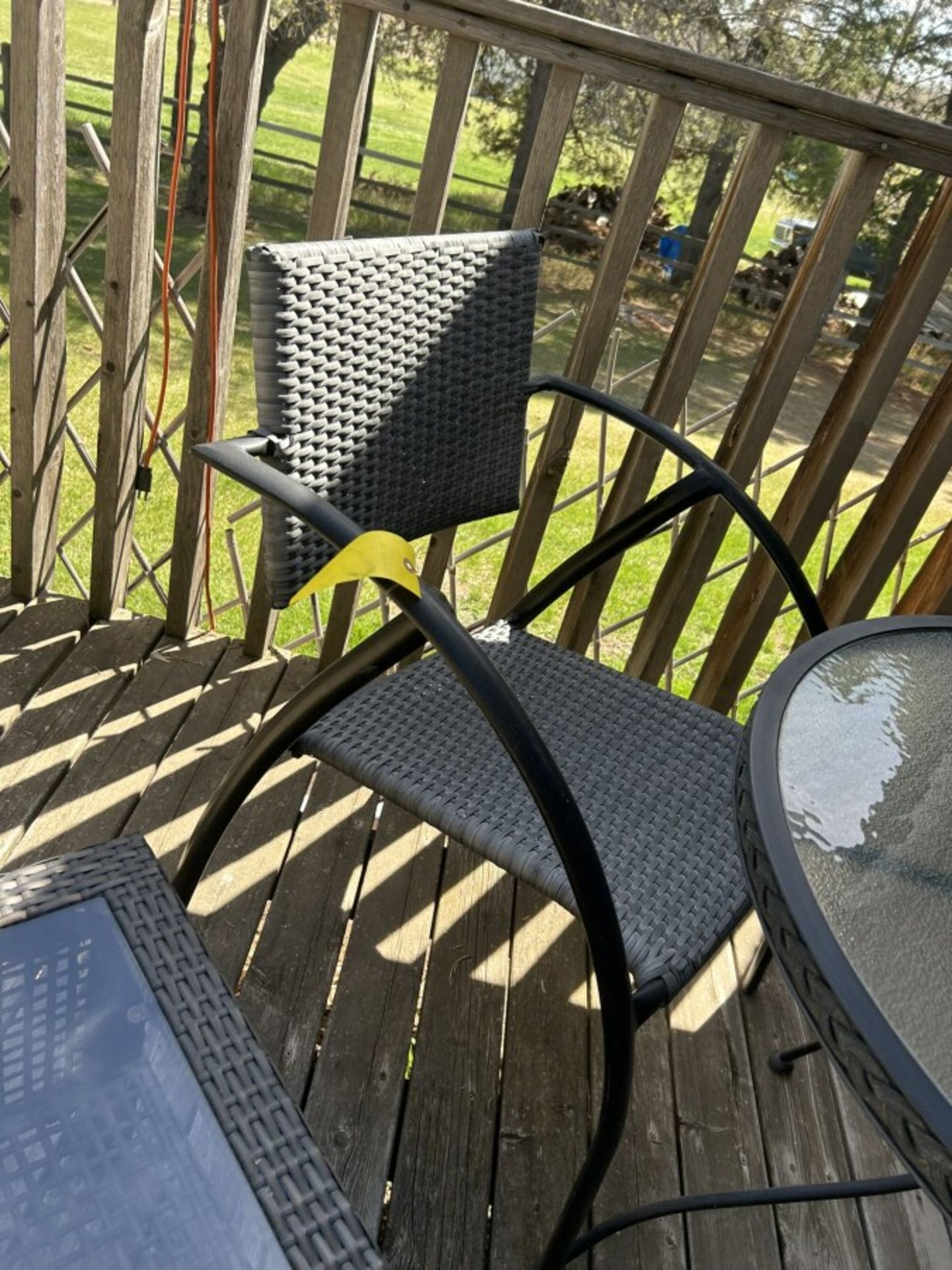 L/O - WICKER PATIO FURNITURE - Image 6 of 6