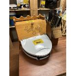 BREAD BOX, ELECTRIC GRILLE, KNIFE BLOCK
