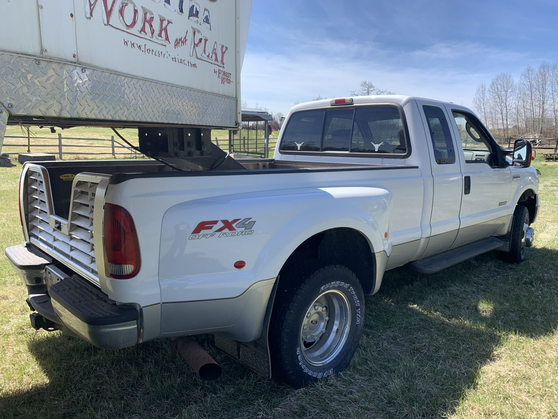 2005 F350 LARIAT SUPER DUTY SUPER CAB-4 DR. 4X4 DUALLY LONG BOX TRUCK W/6L DIESEL ENG., 134,810 - Image 3 of 14