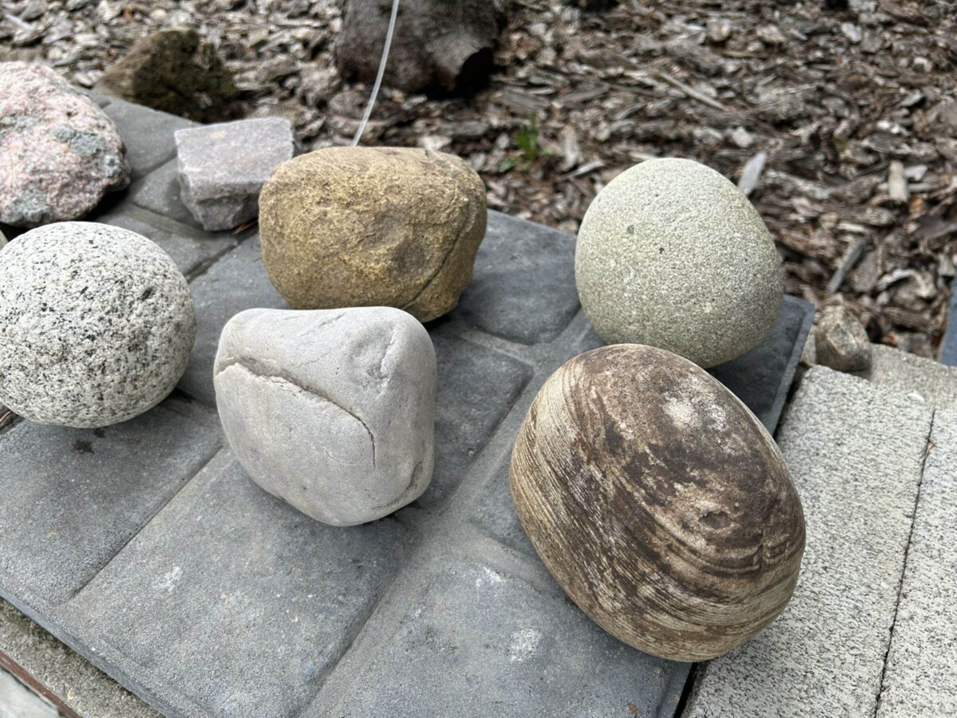 L/O ASSORTED DECORATIVE ROCKS - Image 8 of 9