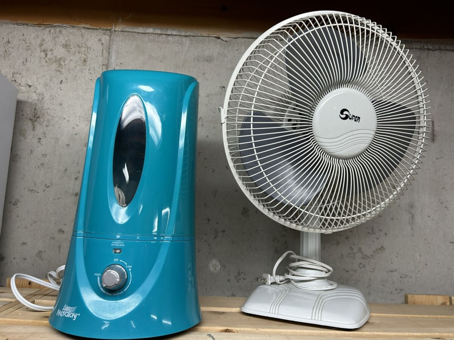 HUMIDIFIER & UPRIGHT FAN - Image 2 of 2