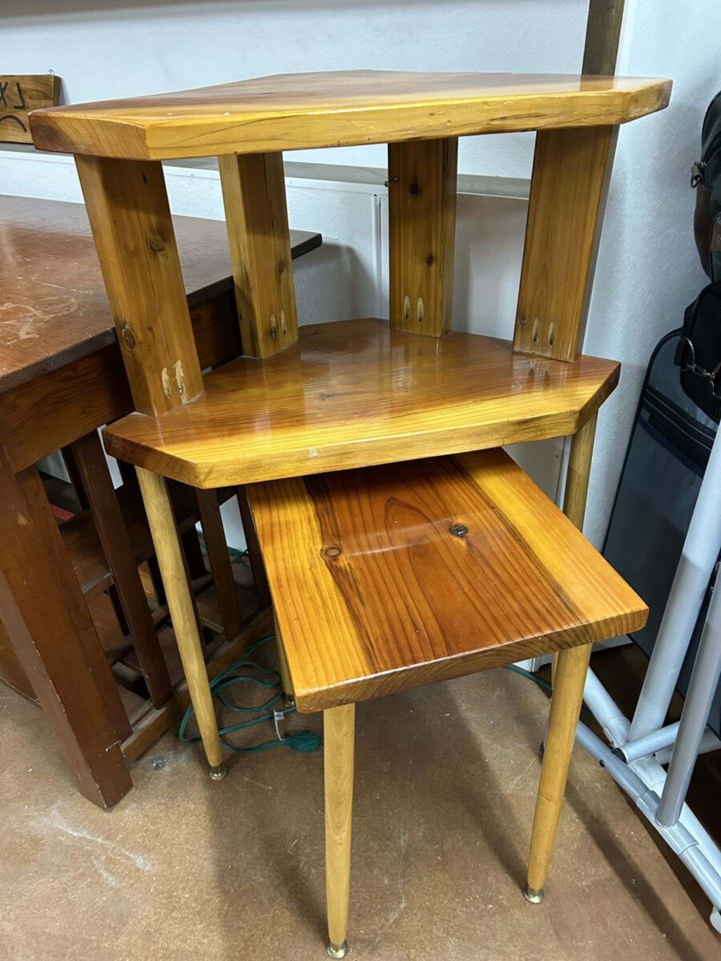WOOD TABLE W/CORNER STANDS 27X48X30.5 - Image 3 of 4