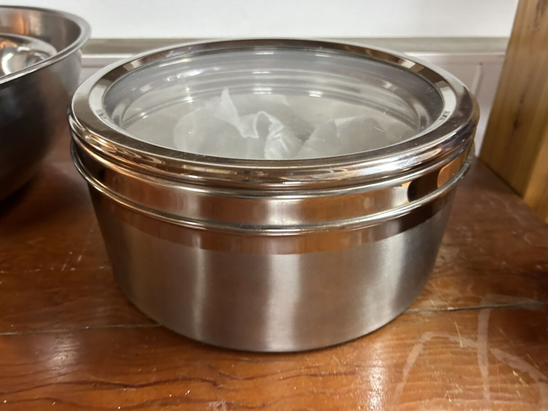 L/O ASSORTED STAINLESS STEEL BOWLS, STANLESS STEEL STACKING TINS - Image 2 of 4