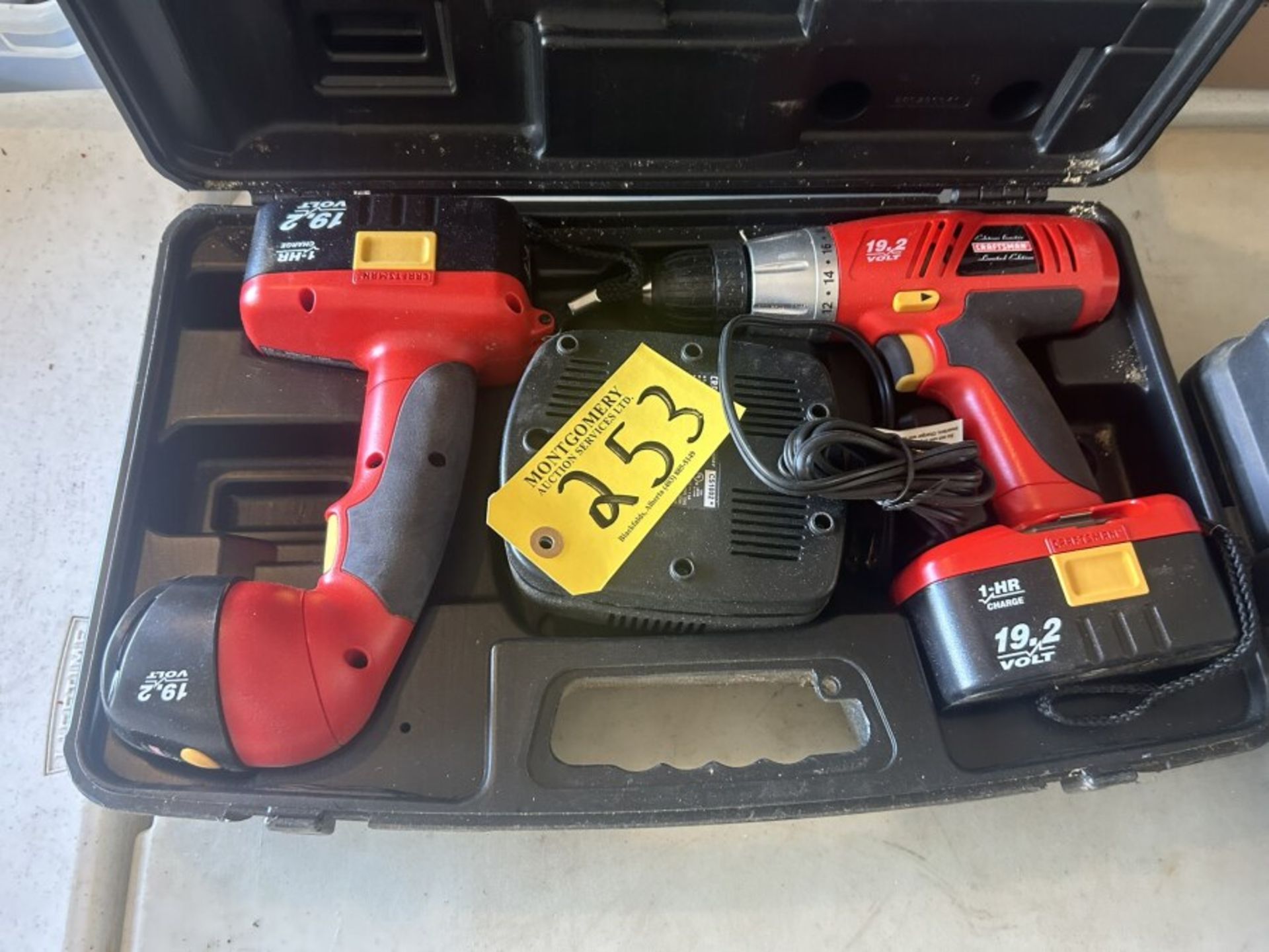 CRAFTSMAN CORDLESS DRILL W/ BATTERY, CHARGER & LIGHT