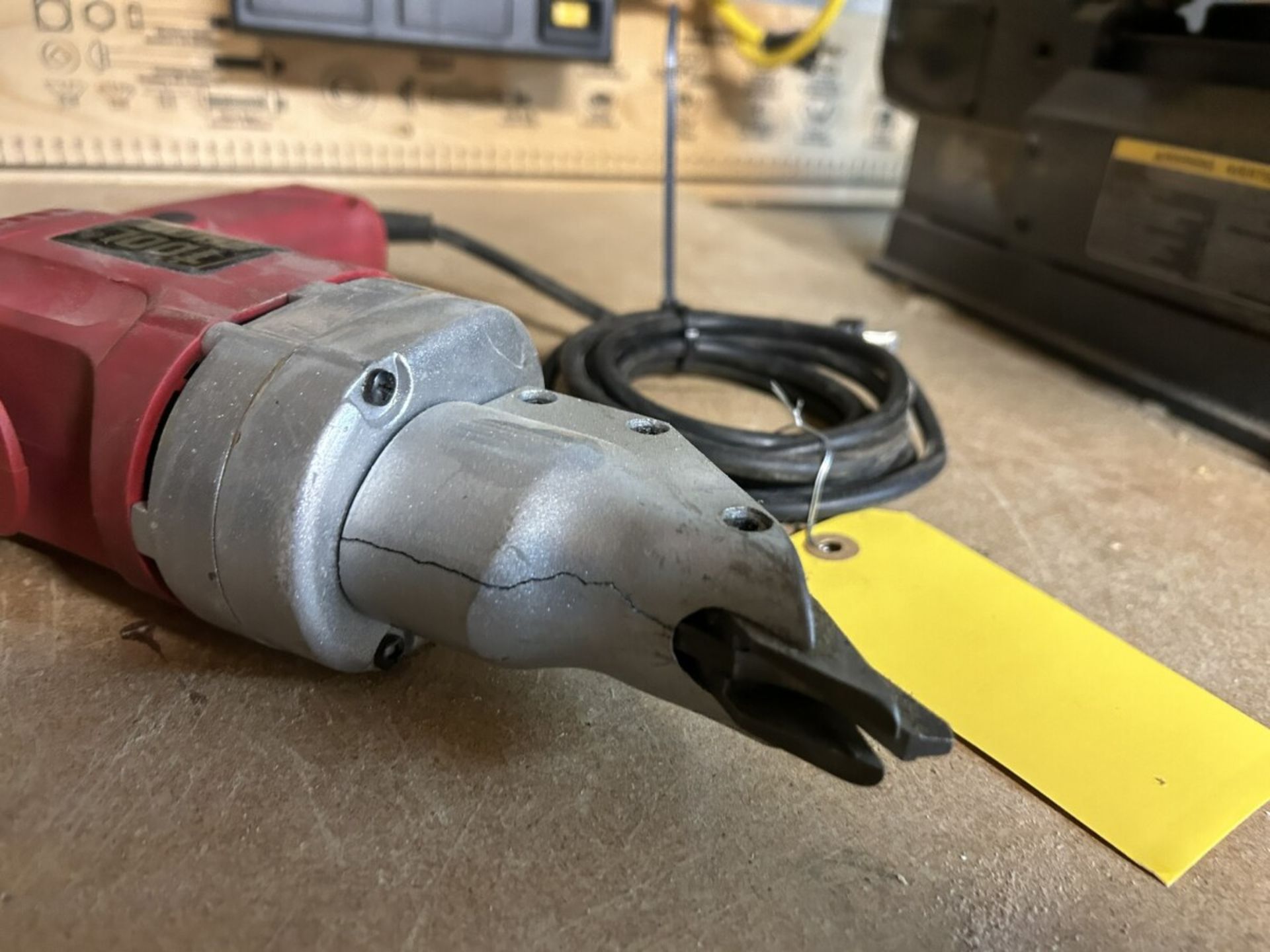TOOL SHOP ELECTRIC SHEAR - Image 3 of 4