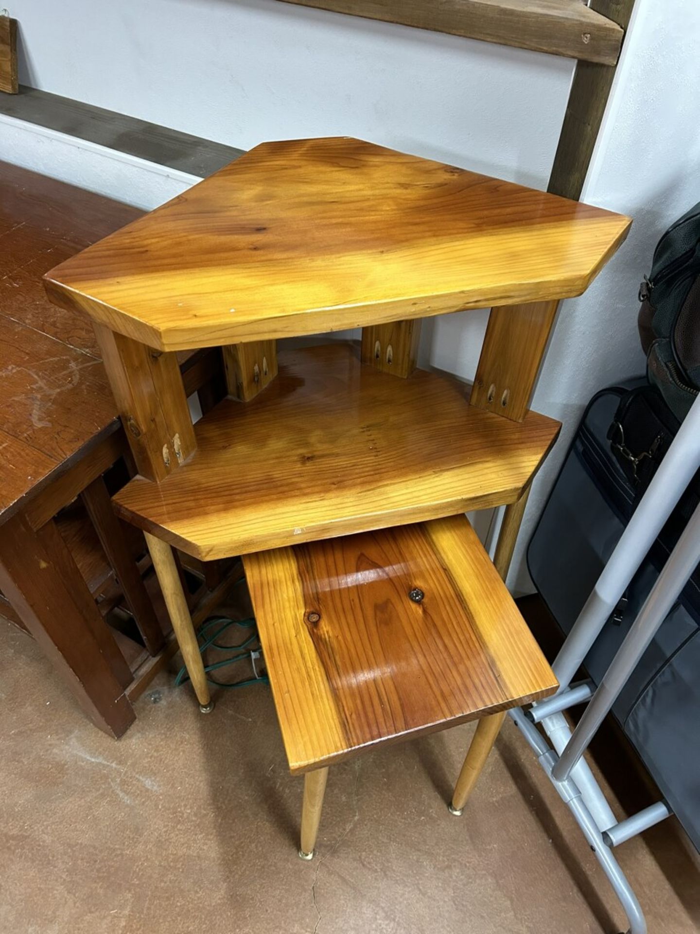 WOOD TABLE W/CORNER STANDS 27X48X30.5 - Image 4 of 4
