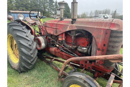 MASSEY HARRIS 44G TRACTOR S/N 4842W/ 7 FT DOZER BLADE - RUNNING - Image 14 of 17