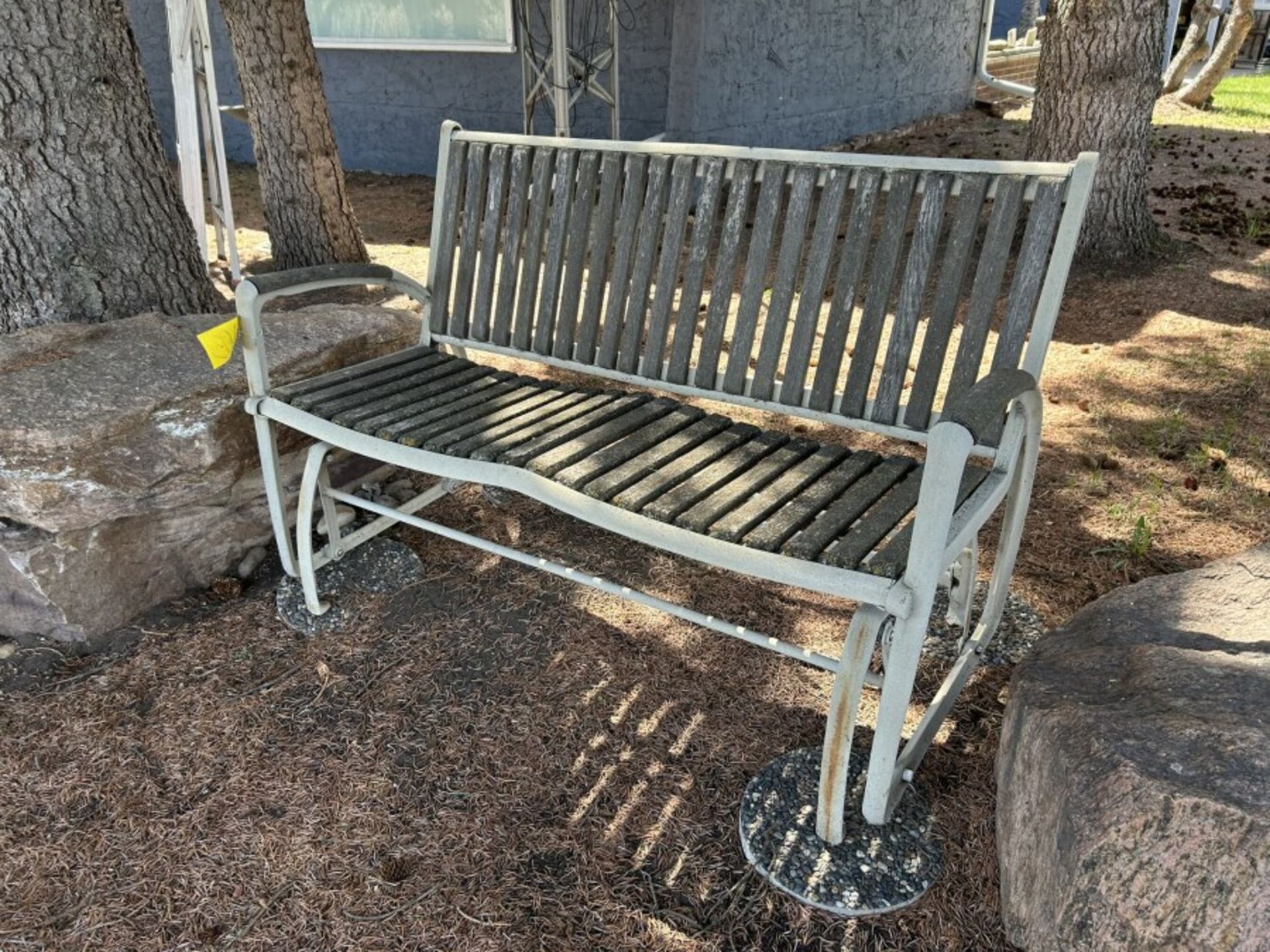 IRON/WOOD ROCKING PARK BENCH - Image 2 of 4