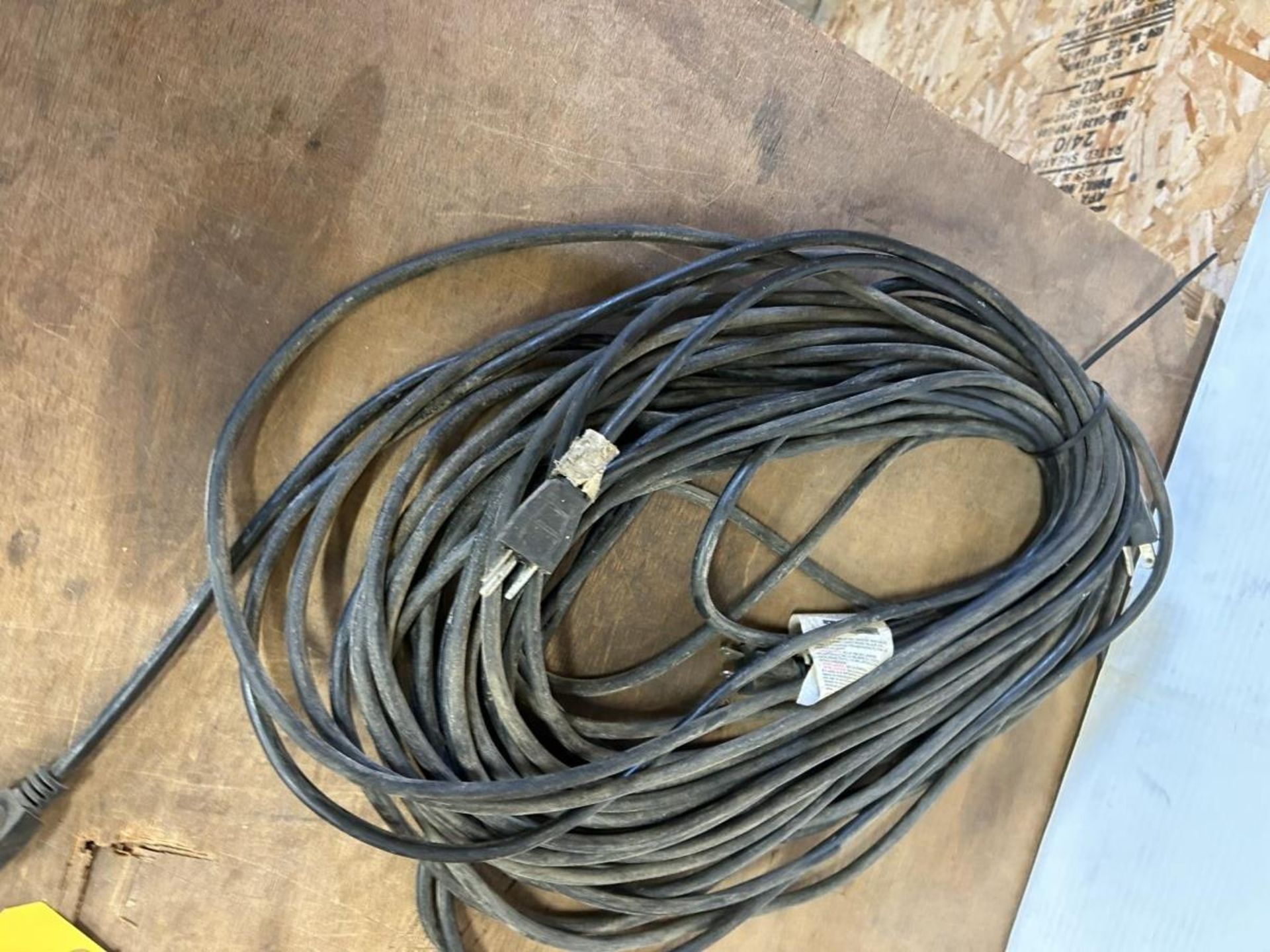 L/O EXTENSION CORDS - Image 2 of 3