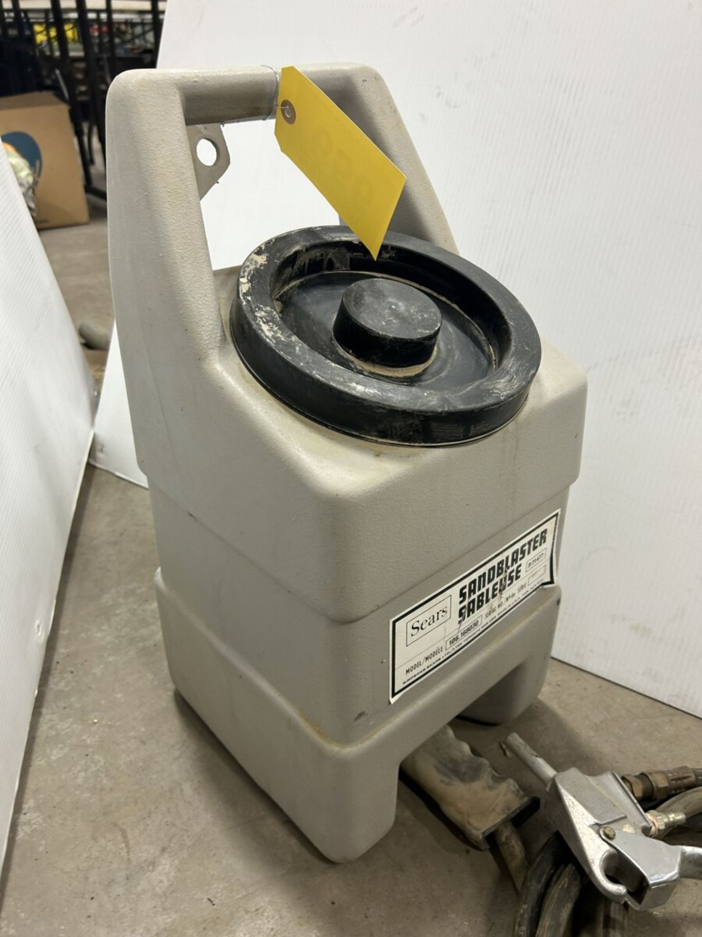 SEARS 106-168030 PORTABLE SANDBLASTER - Image 4 of 7