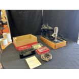 ANTIQUE ELEC. SINGER SEWING MACHINE W/ ACCESSORIES S/N JB310955