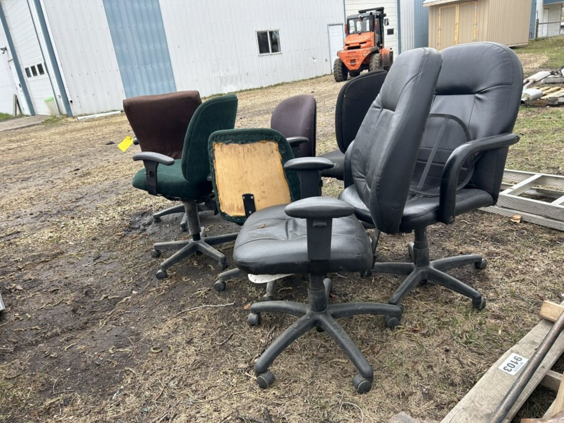 L/O ASSORTED ROLLING OFFICE CHAIRS - Image 4 of 4