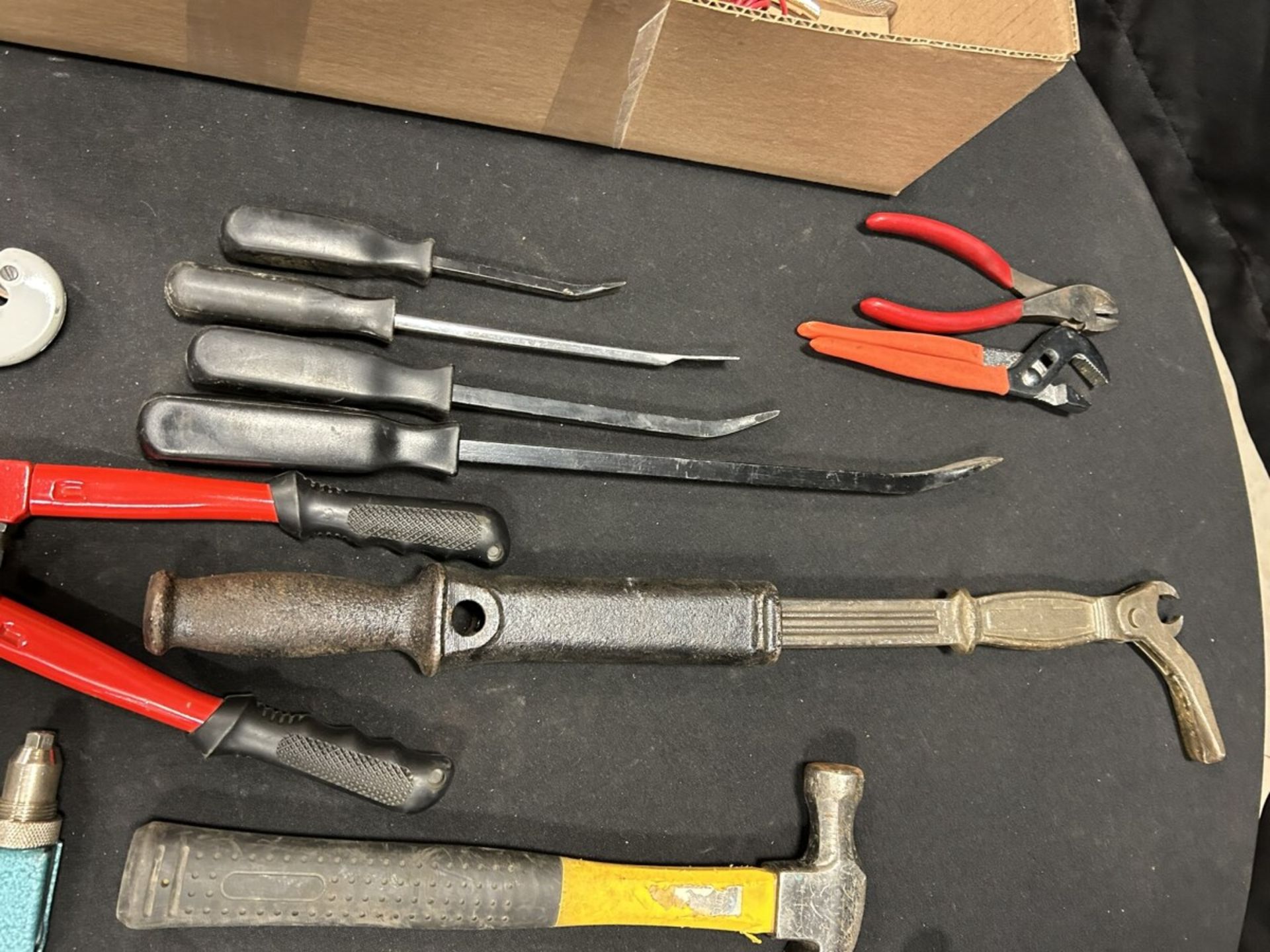 LEVER GREASE GUN, 14" BOLT CUTTERS, RIVETER, RIVETS AND ASSORTED HAND TOOLS - Image 3 of 7