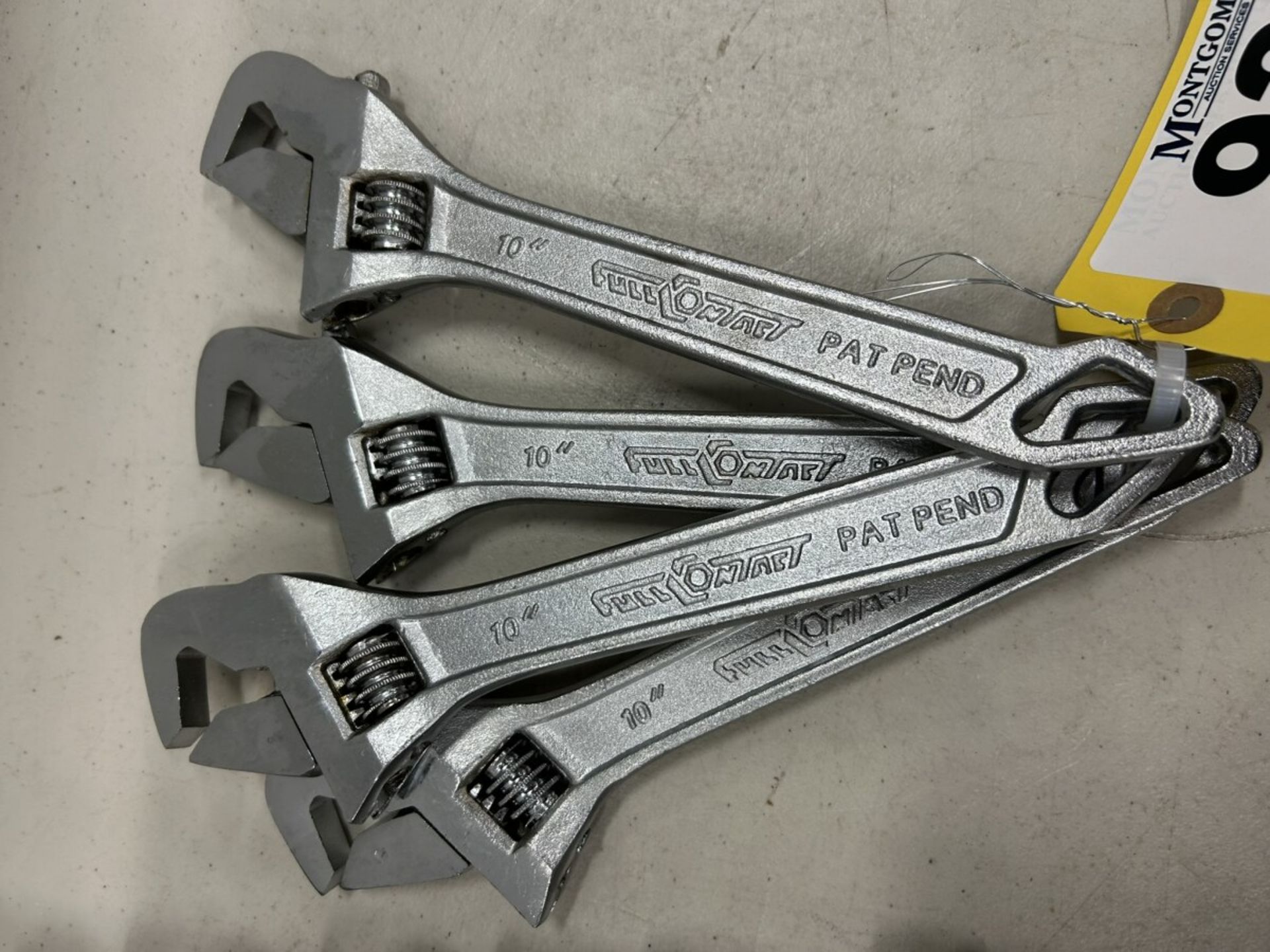 3/8" - 15/16" RATCHET RING SPANNER W/ 4 FULL CONTACT ADJUSTABLE WRENCHES - Image 3 of 4