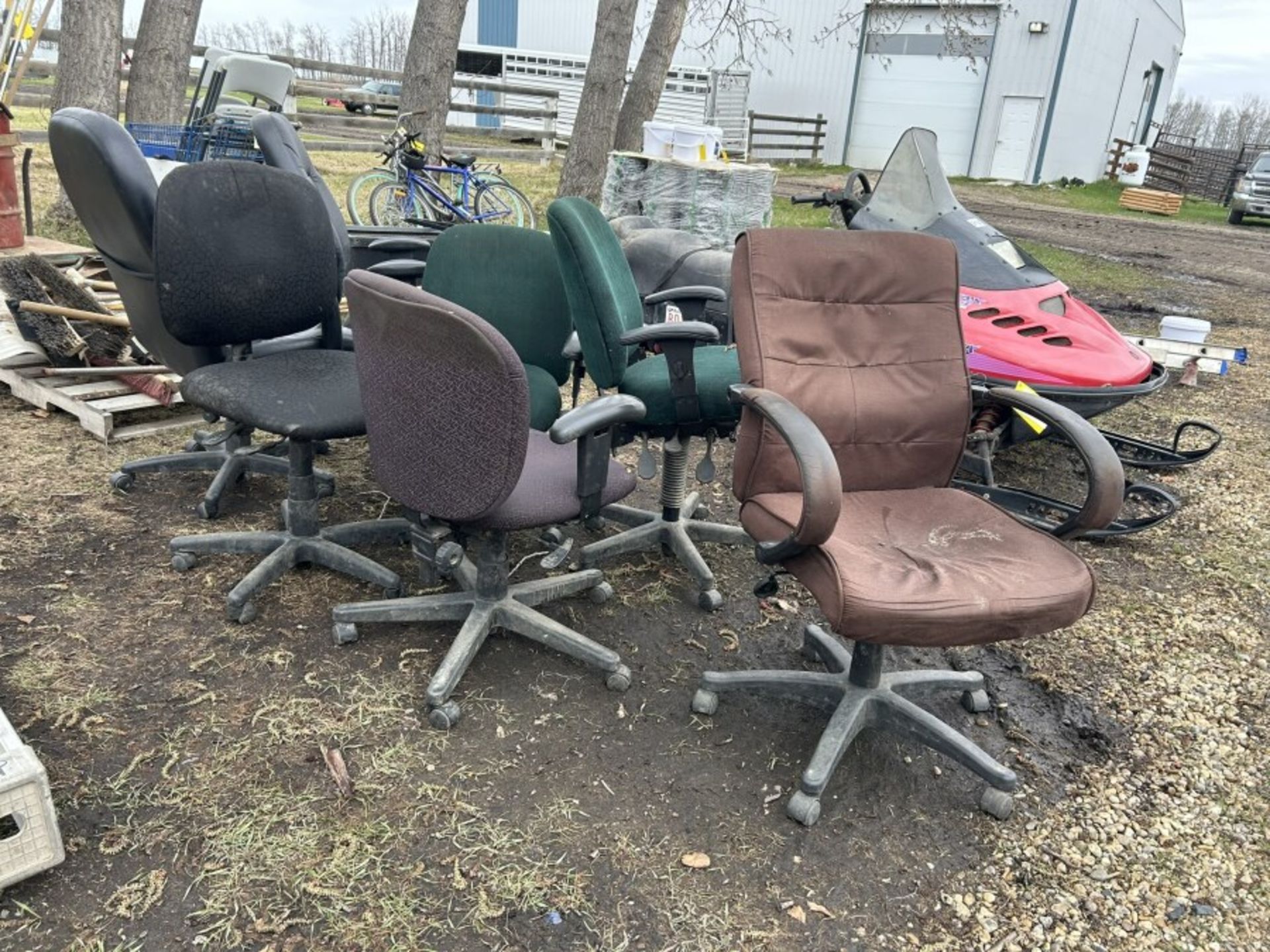 L/O ASSORTED ROLLING OFFICE CHAIRS - Image 2 of 4