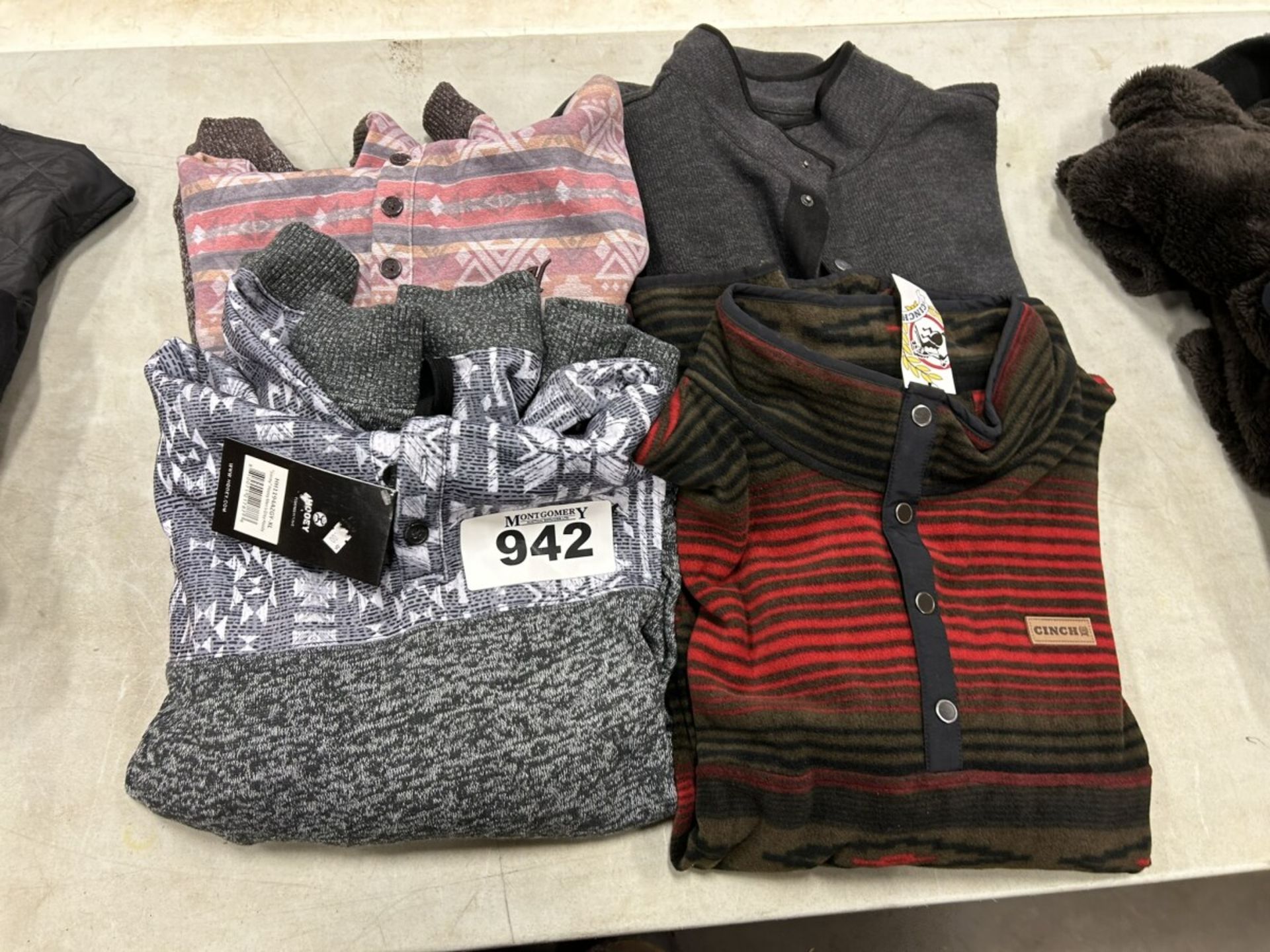 L/O BUTTON UP SWEATERS: CINCH XXL, OUTBACK XXL, HOOEY XL, HOOEY MD