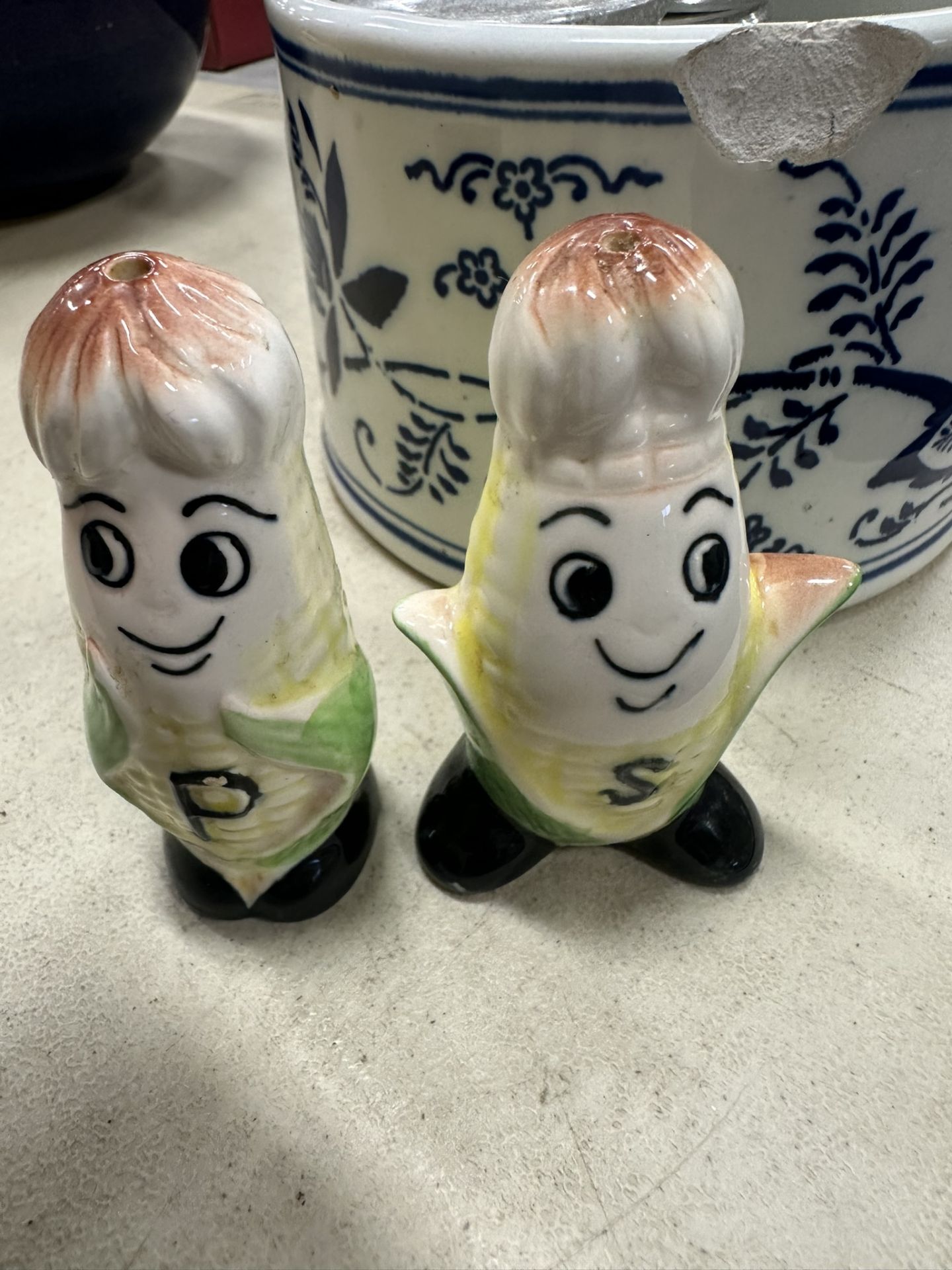 ANTIQUE HAND PAINTED SALT CANISTER, TIN SALT & PEPPER SHAKER, CERAMIC SALT & PEPPER SHAKER - Image 2 of 6