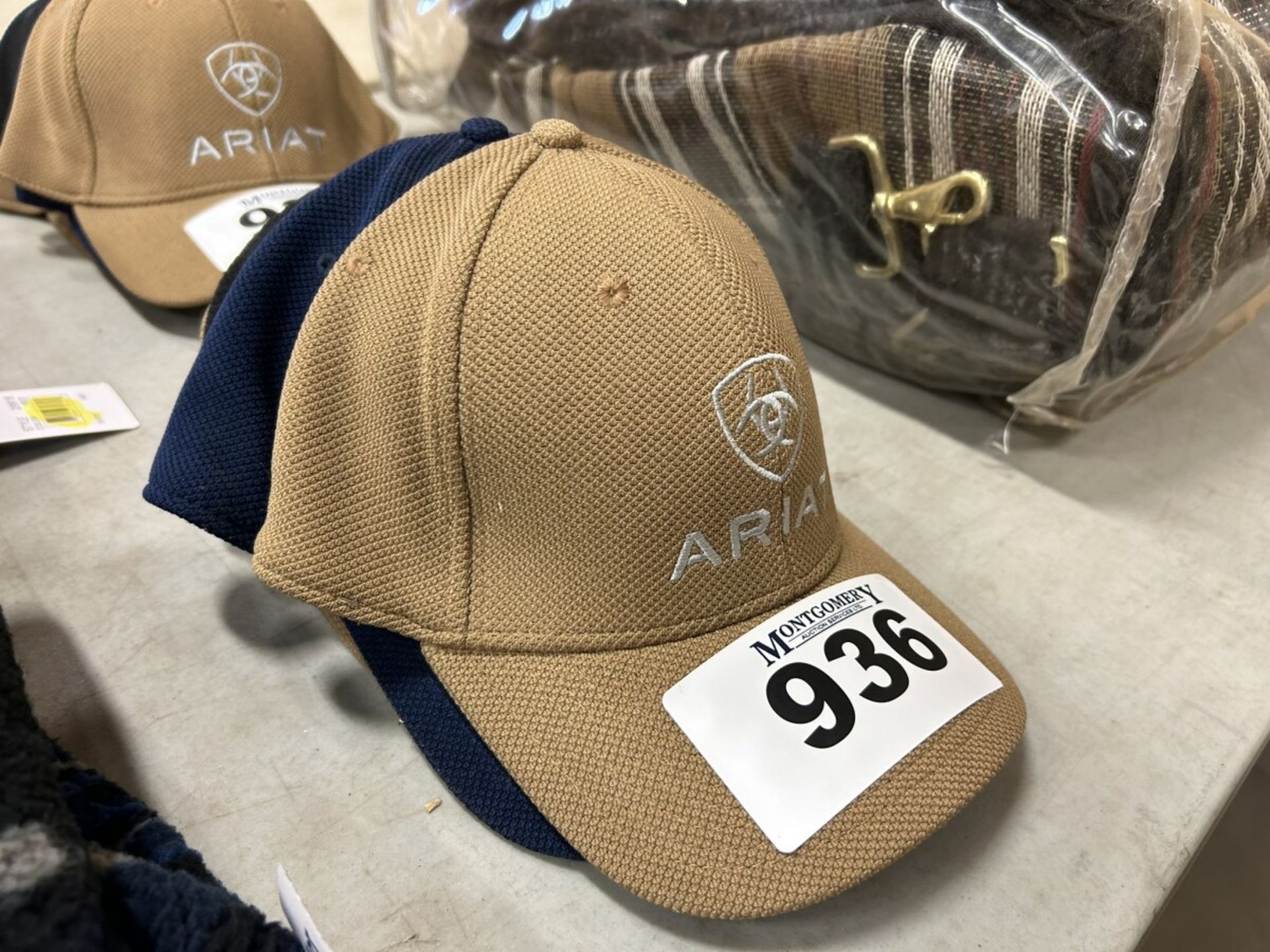 4 ASSORTED M/L ARIAT HATS