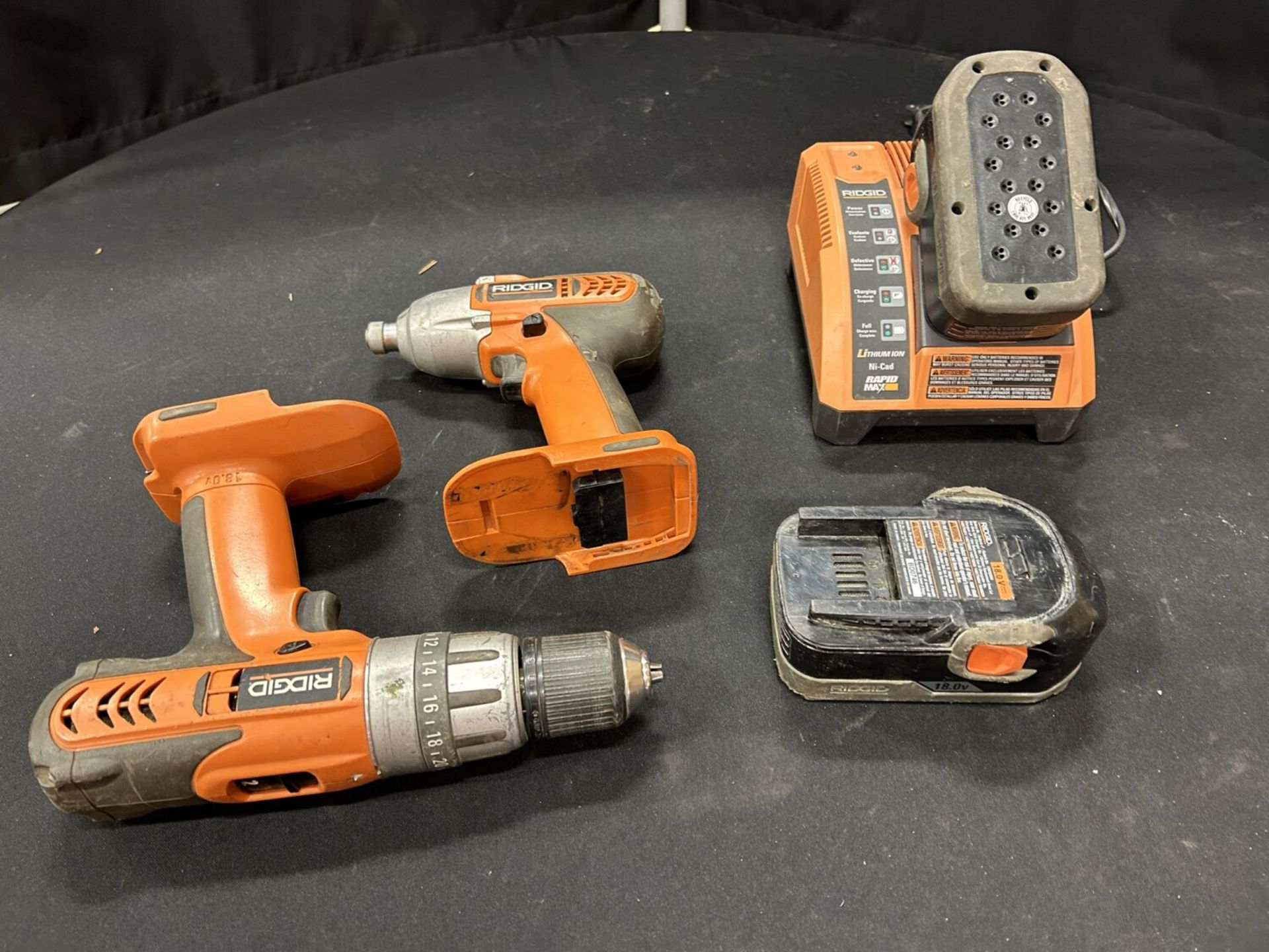 RIDGID CORDLESS DRILL KIT W/ BATTERY AND CHARGER