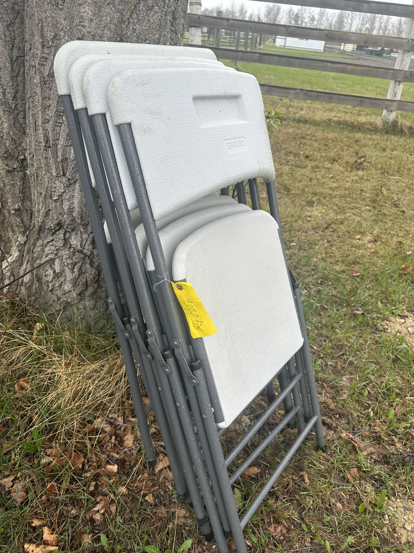 4-POLY FOLDING CHAIRS