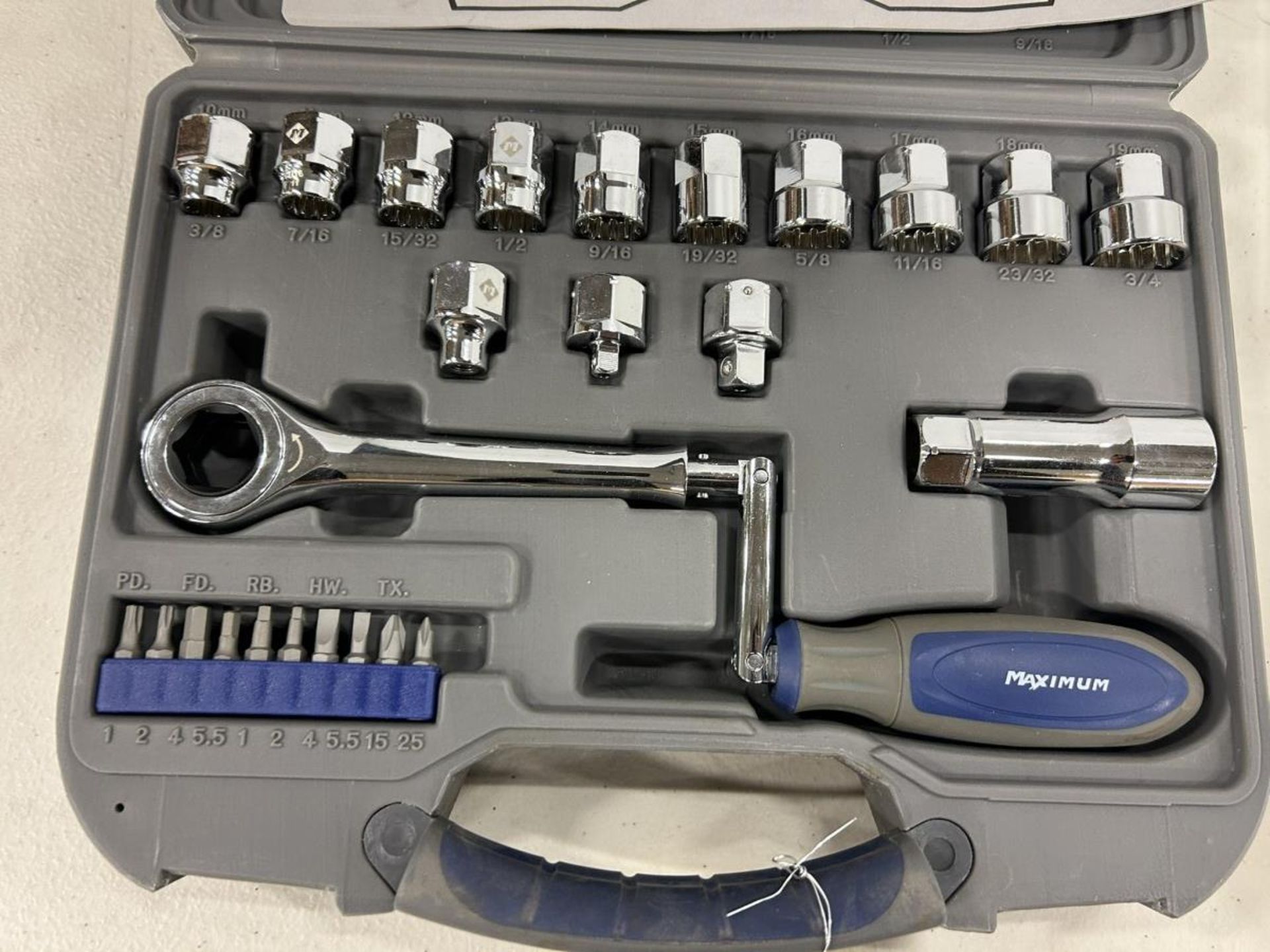 MASTERCRAFT SPEED RATCHET SET WITH DRILL GRINDING ATTACHMENT FOR BENCH GRINDER - Image 2 of 5