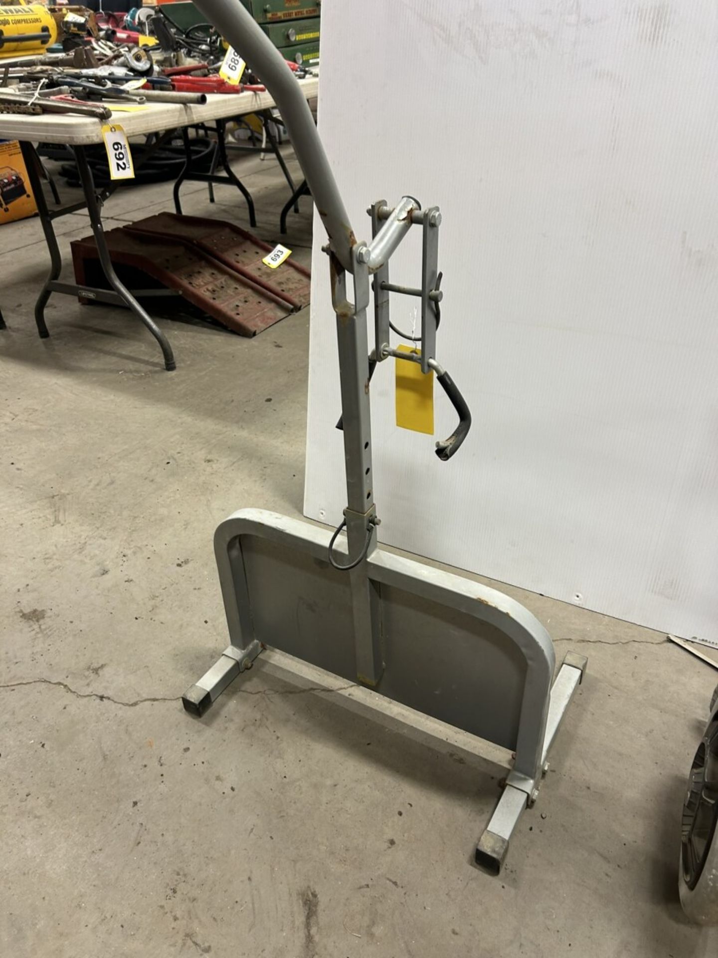 SNOW MOBILE LIFT, HAND TRUCK AND GOLF RIC-SHAW - Bild 7 aus 7