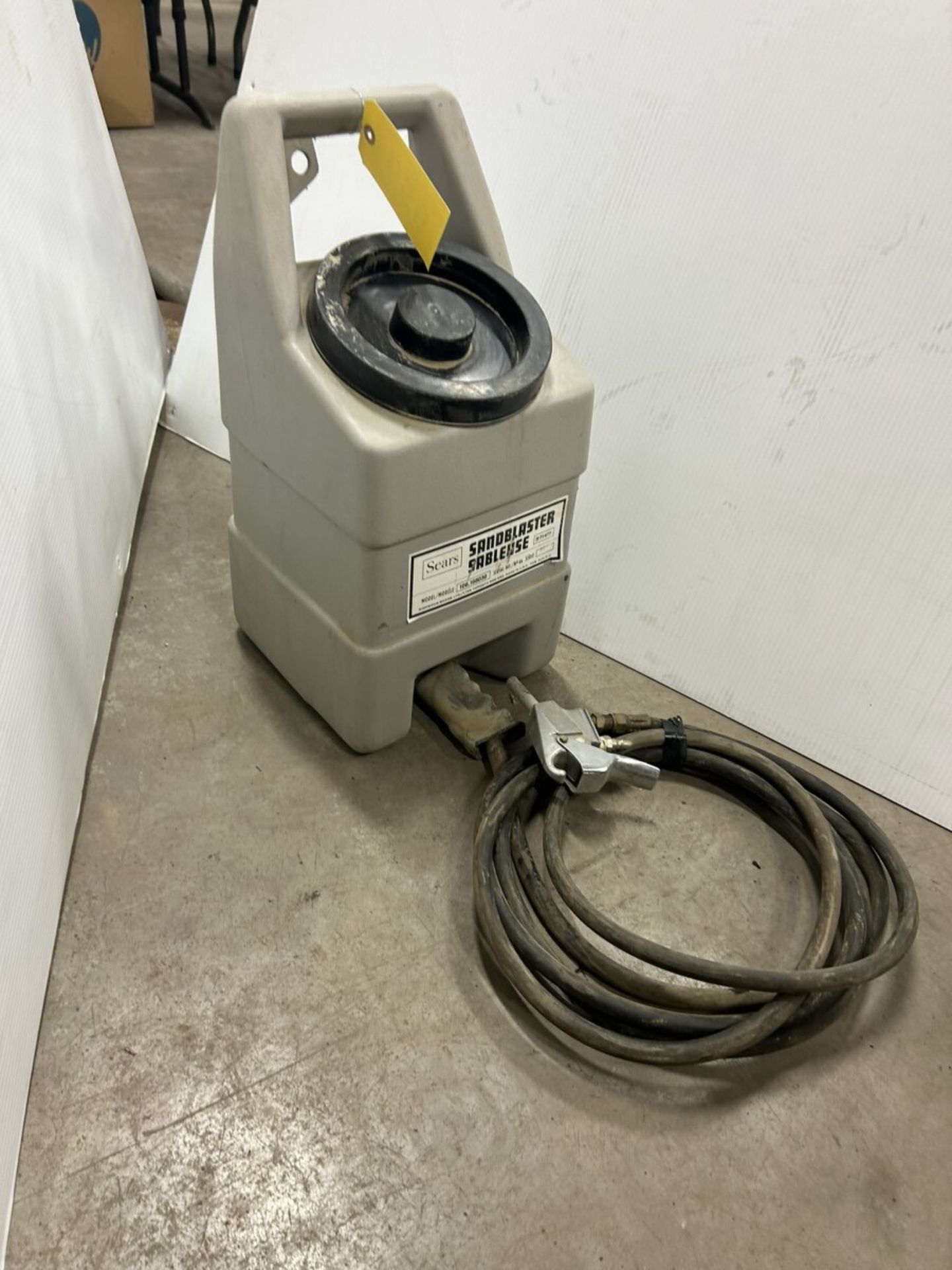 SEARS 106-168030 PORTABLE SANDBLASTER - Image 3 of 7