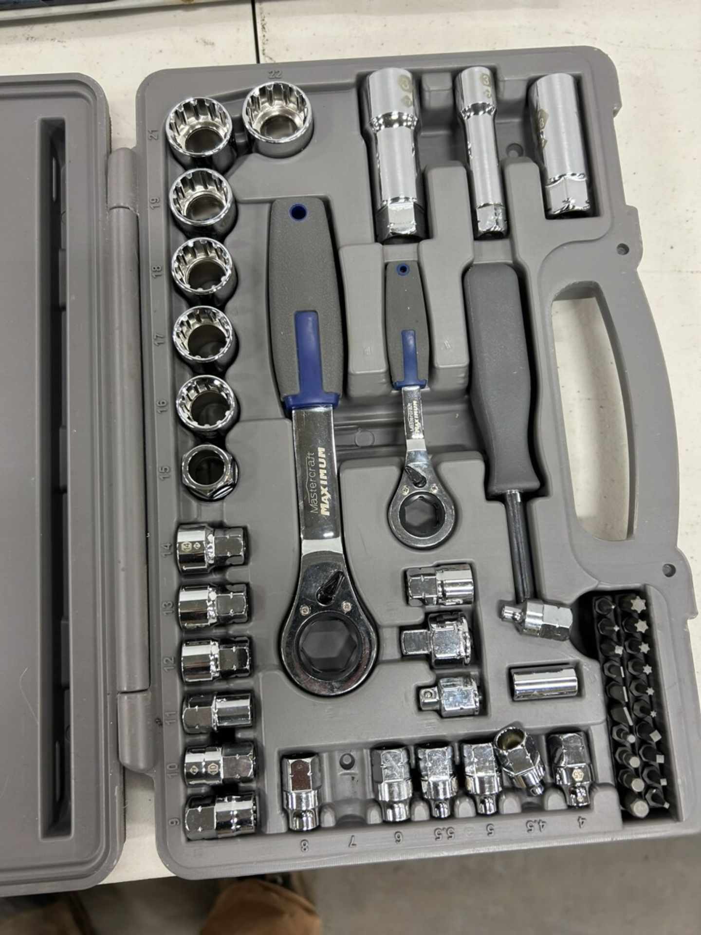 MASTERCRAFT MAXIMUM SOCKET SET, 1/2" DR. TORQUE WRENCH - Image 2 of 7