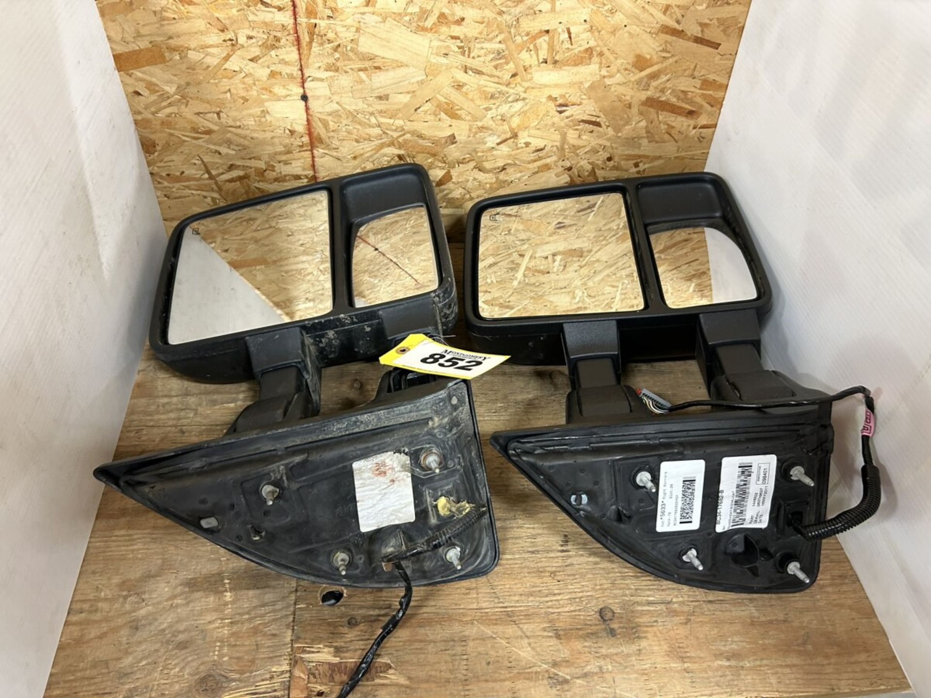 2 RIGHT HAND FORD MIRRORS SER:063749637