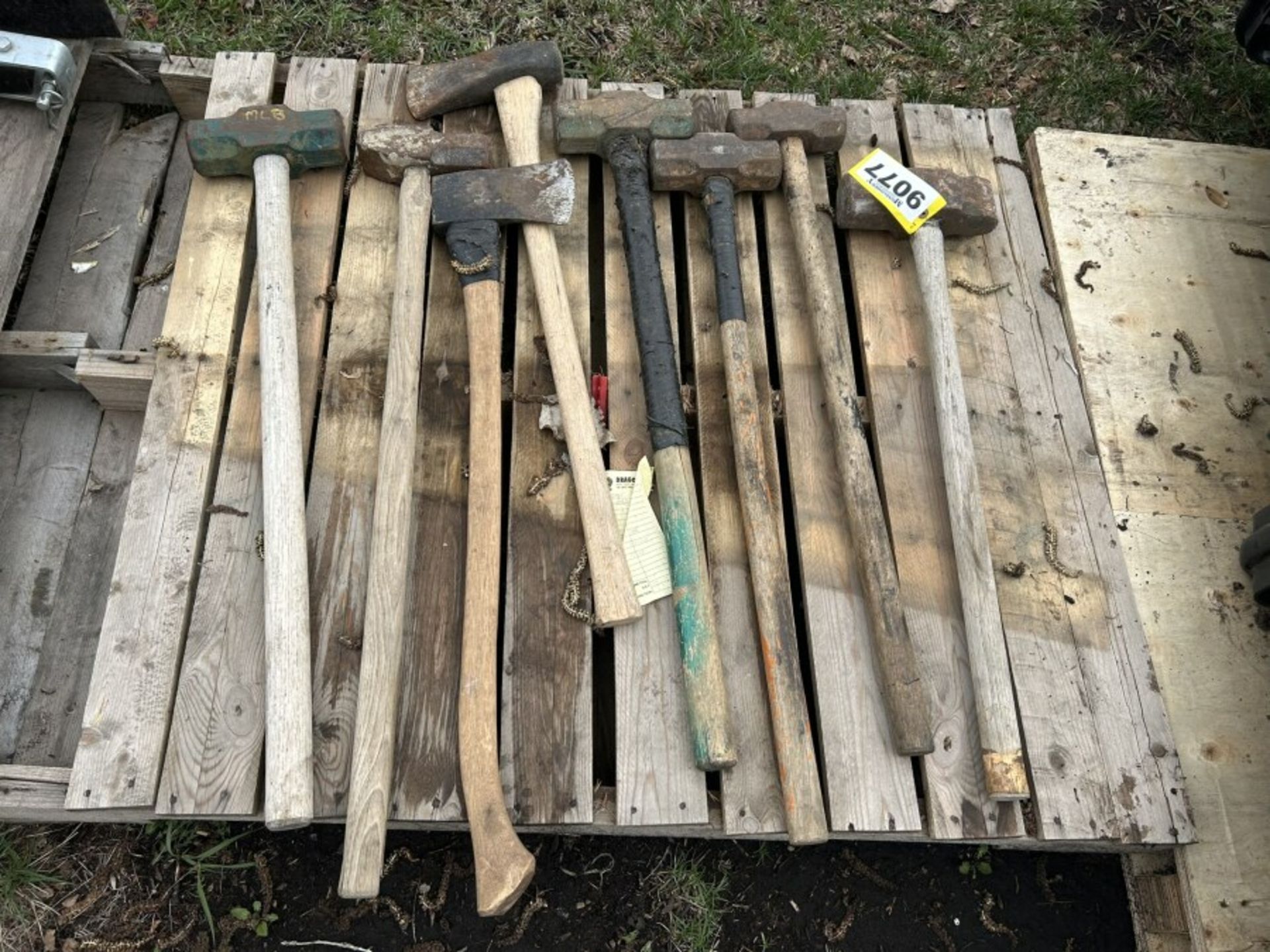 L/O ASSORTED AXES AND SLEDGE HAMMERS