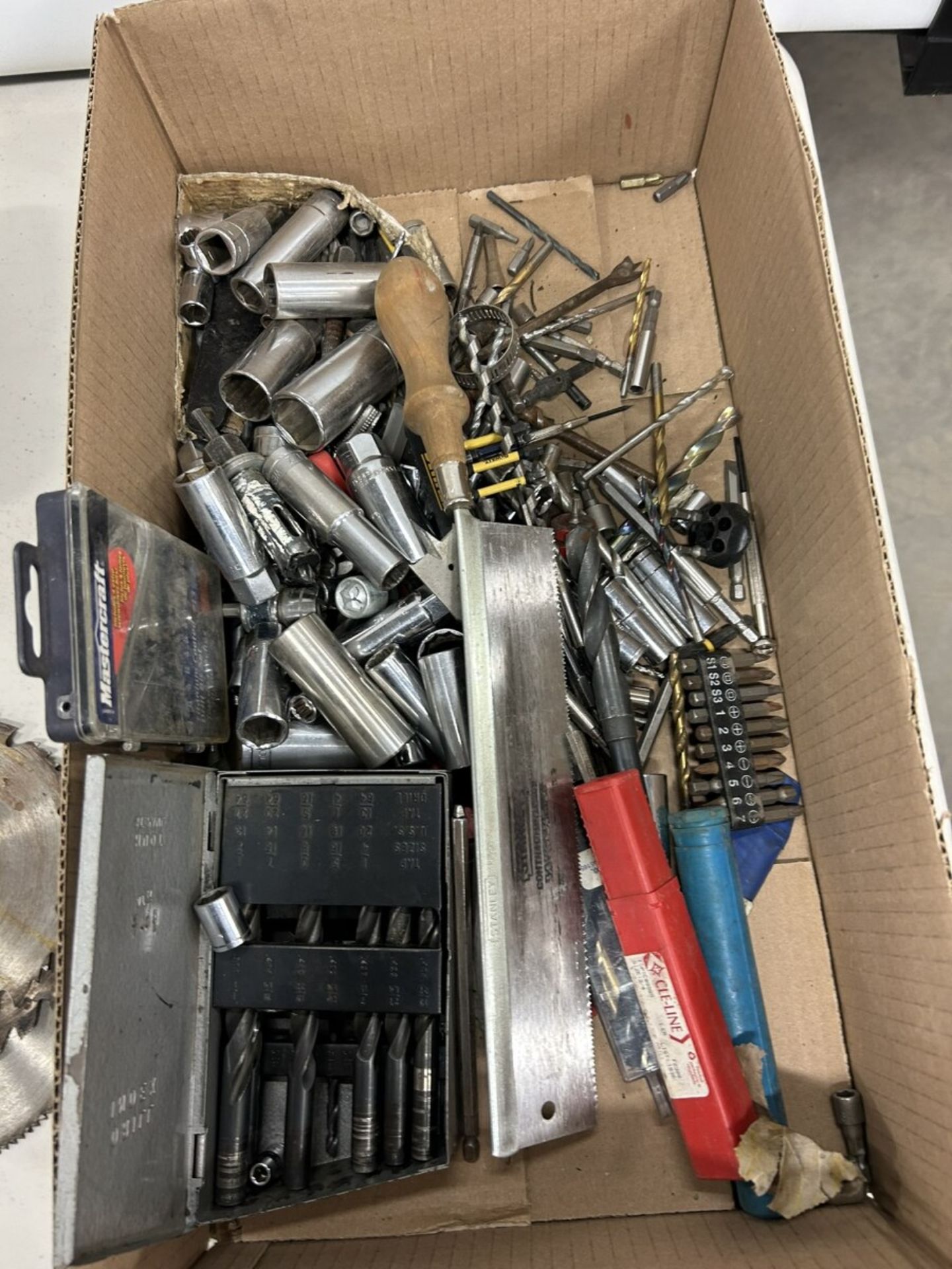 L/O ASSORTED SOCKETS DRILL BITS, OIL FILTER WRENCHES ETC. - Image 2 of 4