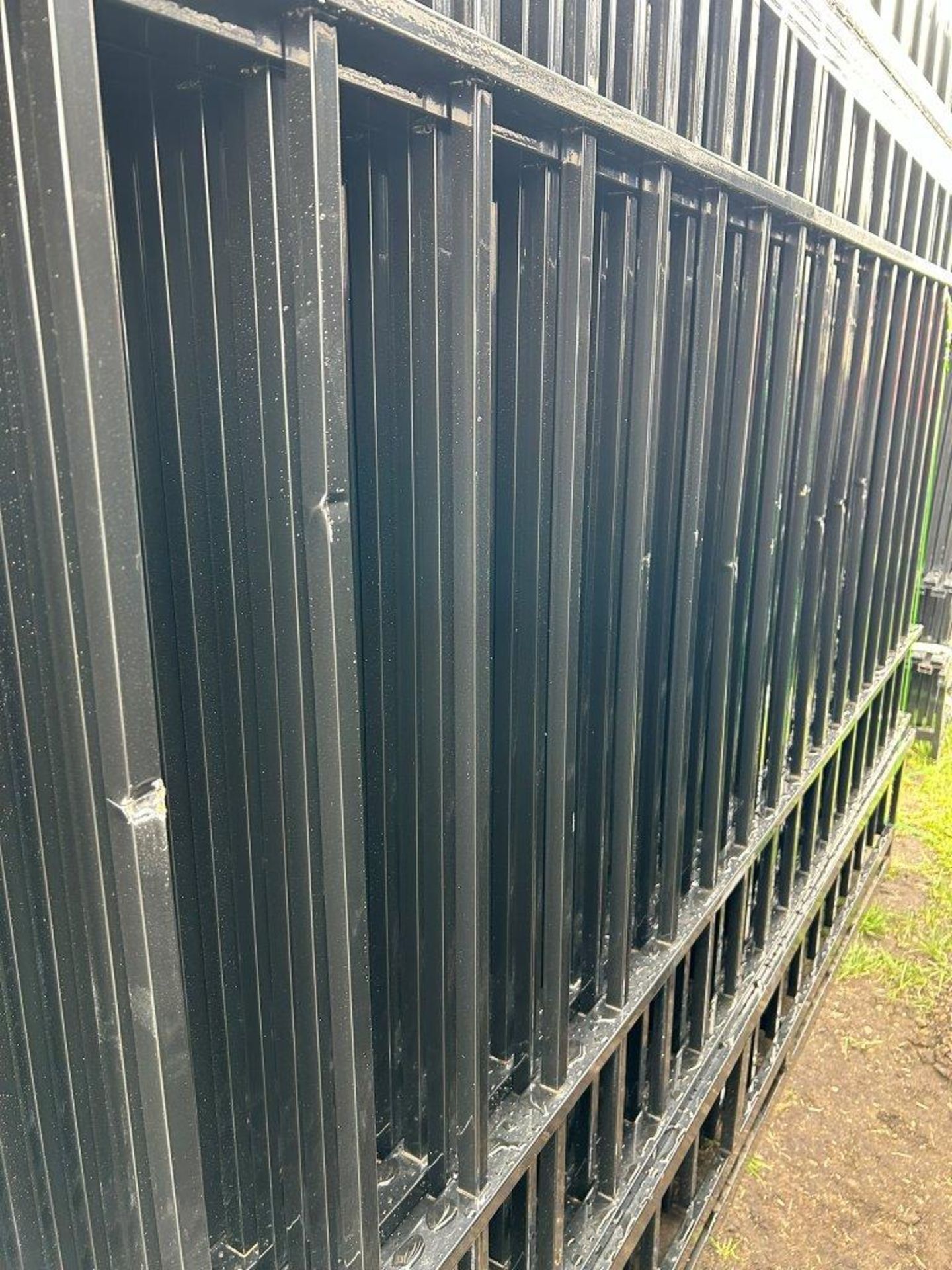 UNUSED 2024 4-RAIL FENCING WITH 24 PCS OF REGULAR IRON FENCING - Image 4 of 6