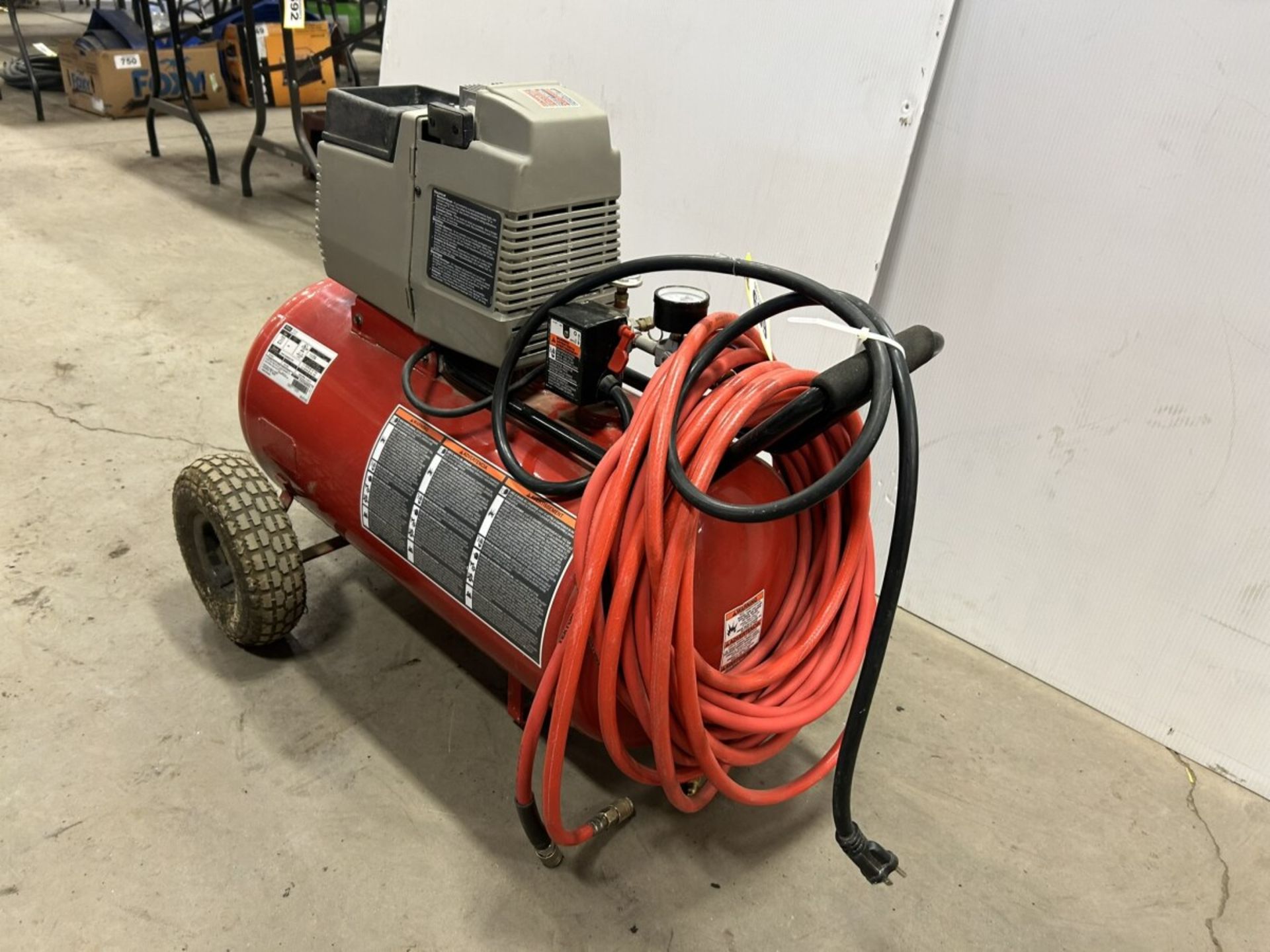 PORTER CABLE 150 PSI AIR COMPRESSOR W/ AIR HOSE - Image 4 of 7