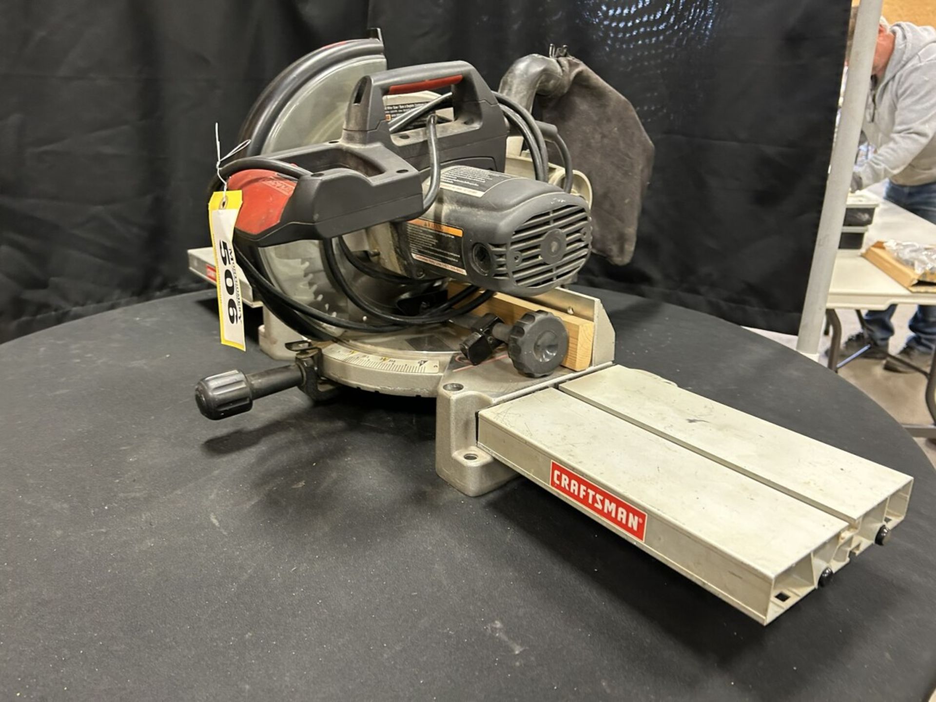 CRAFTSMAN 10" COMPOUND MITRE SAW - Image 2 of 5