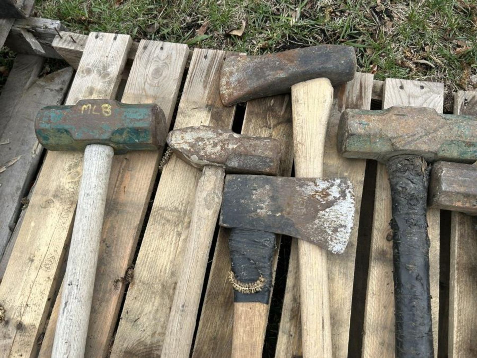 L/O ASSORTED AXES AND SLEDGE HAMMERS - Image 3 of 3