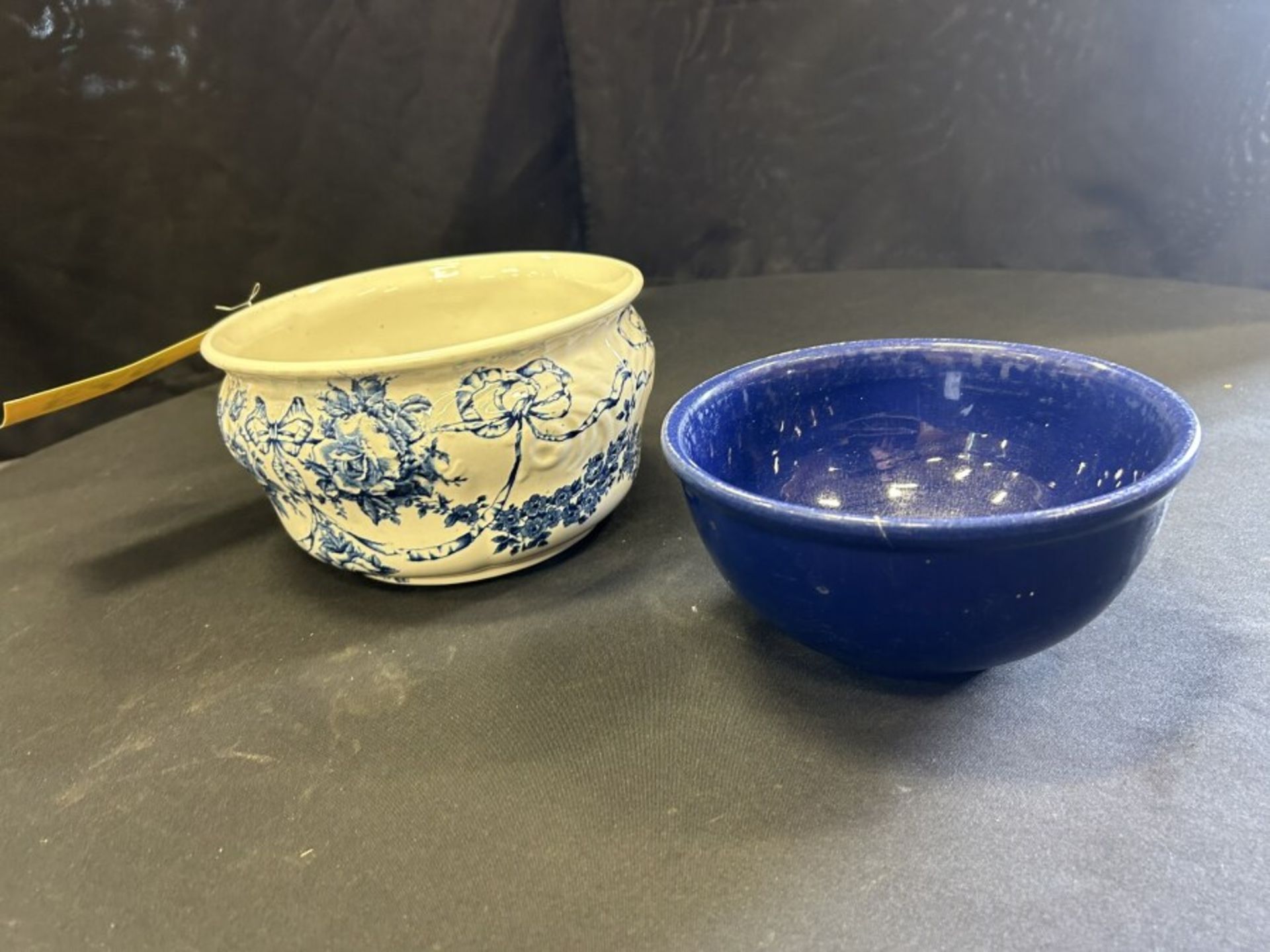 ANTIQUE HAND PAINTED CERAMIC POT (FENTON) & CERAMIC BLUE BOWL - Image 2 of 7