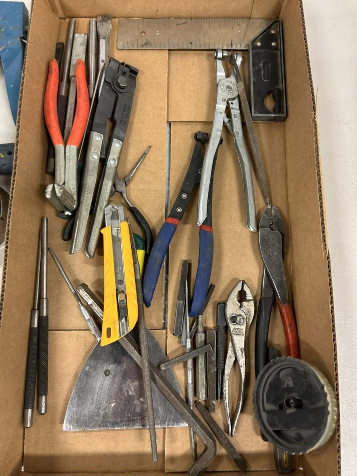 L/O ASSORTED HAND TOOLS PLIERS, ESTWING ROOFERS HATCHET, ETC. - Image 2 of 4