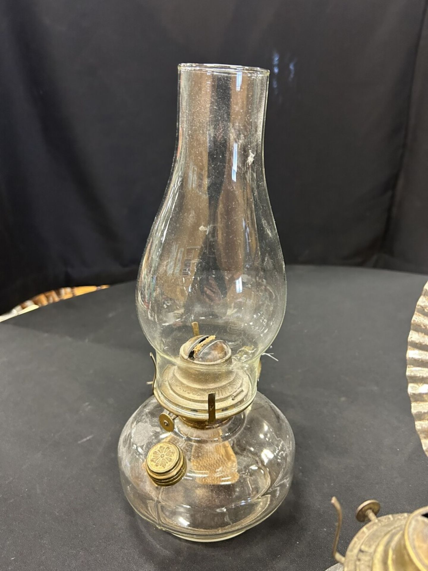 ANTIQUE FINGER OIL LAMP, WALL MOUNTED OIL LAMP, 1-OIL LAMP (NO GLOBE) - Image 9 of 12