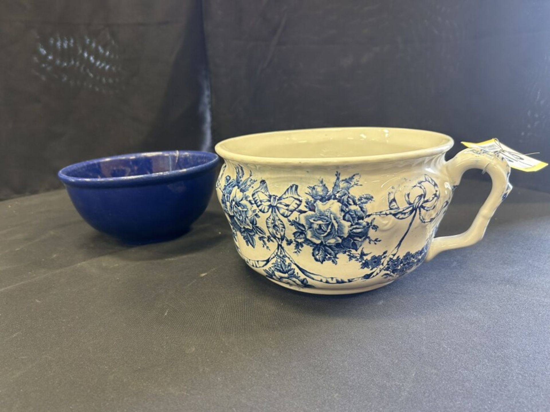 ANTIQUE HAND PAINTED CERAMIC POT (FENTON) & CERAMIC BLUE BOWL - Image 4 of 7