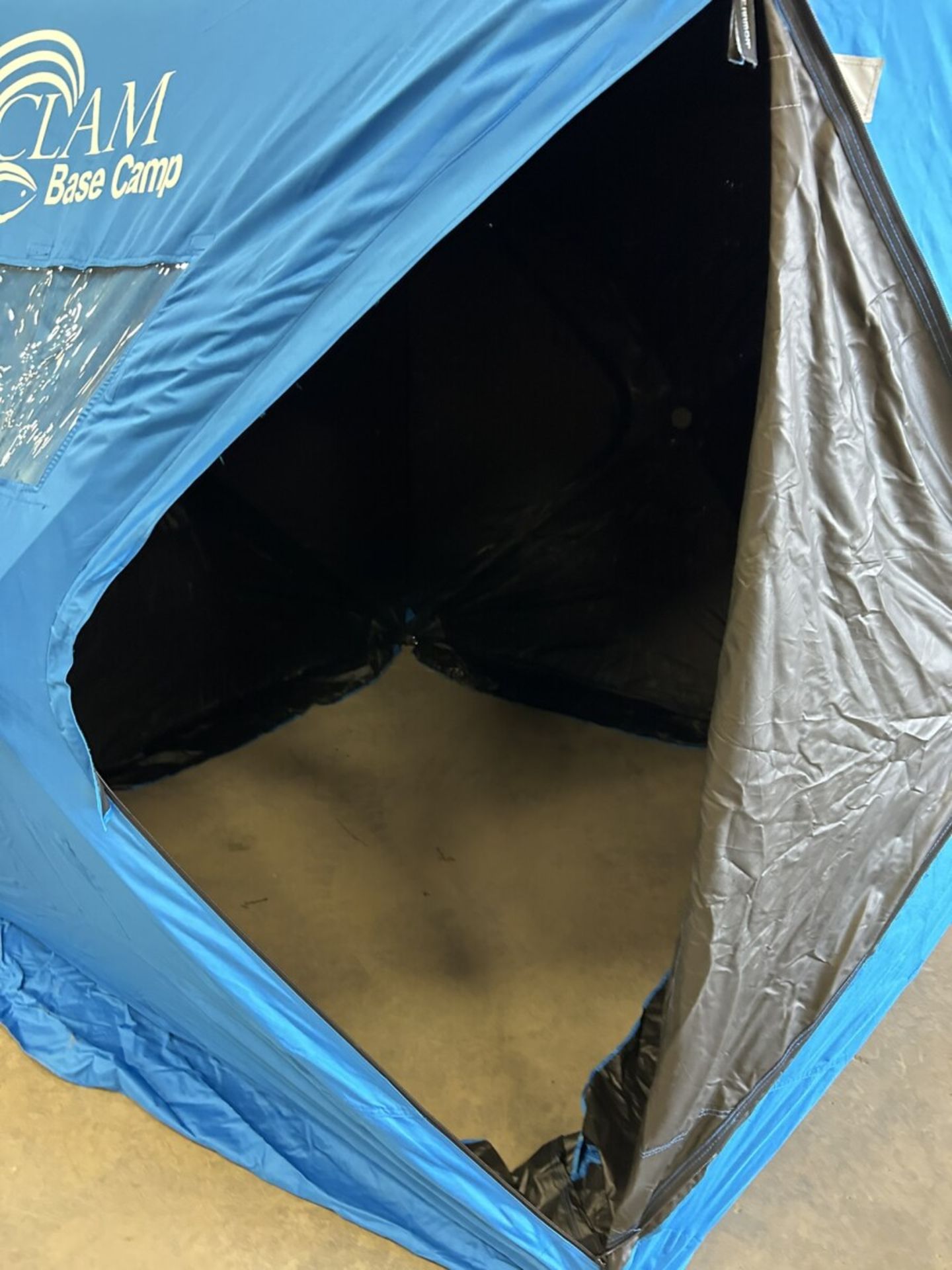 BASE CAMP COLLAPSIBLE ICE FISHING TENT - Image 5 of 8